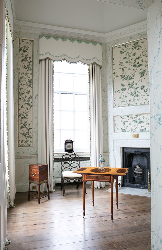 18th century George III satinwood and pollard oak Pembroke occasional table