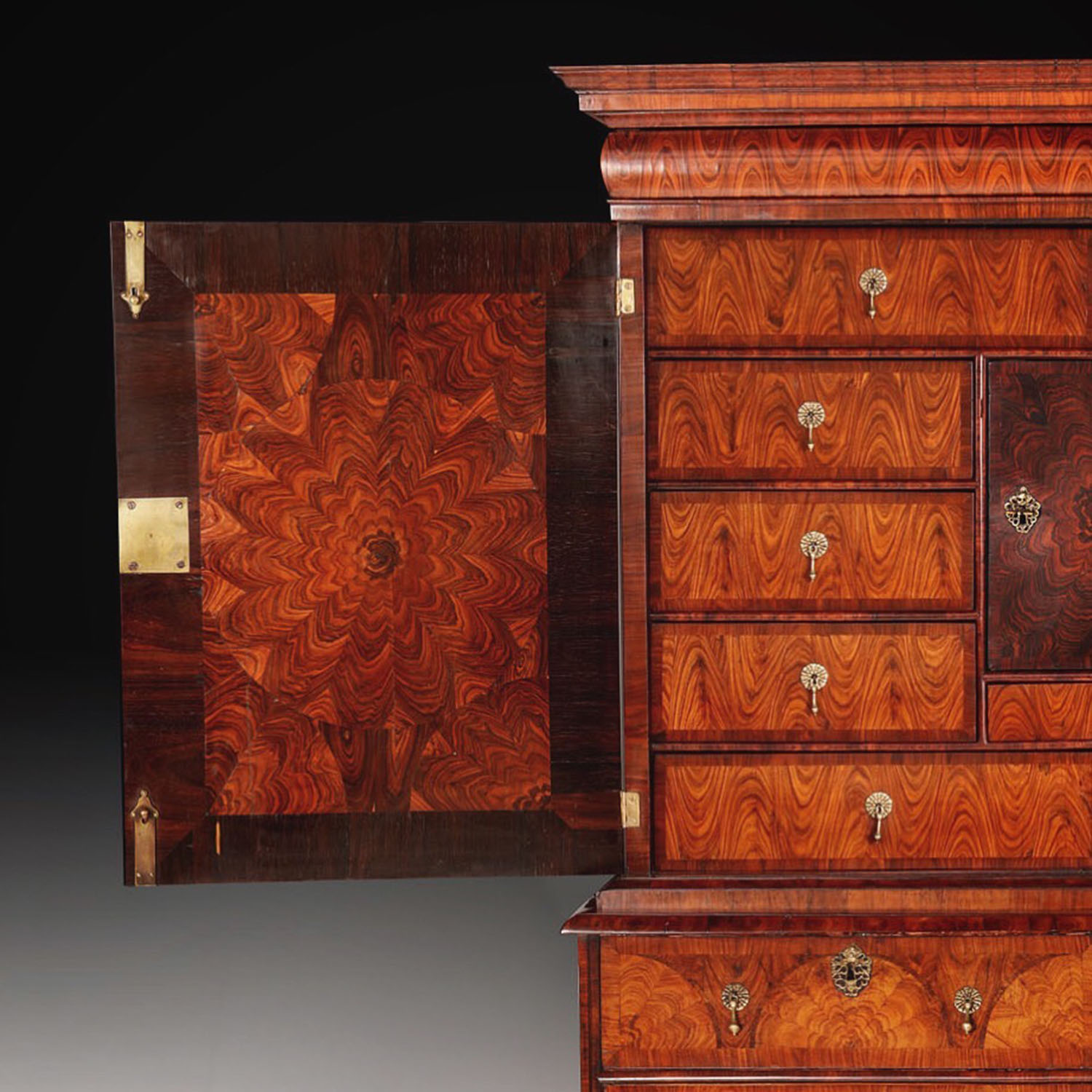 William and Mary Kingwood or ‘Princes’ wood oyster cabinet on chest