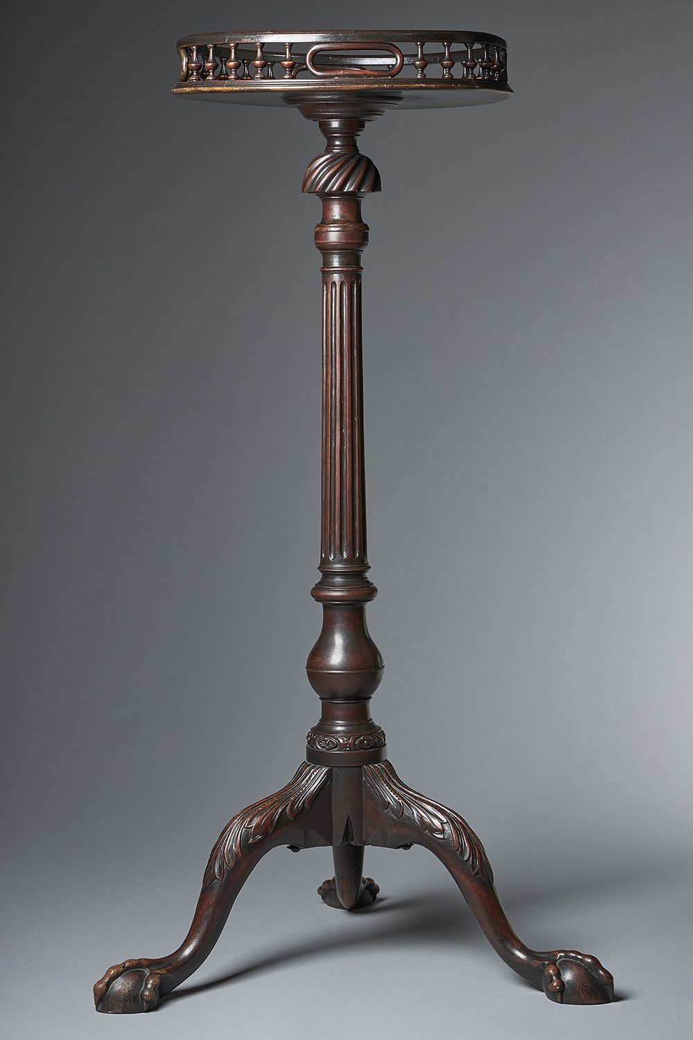 A Fine George II 18Th Century Chippendale Period Carved Mahogany Torchiere. Circa 1755-1765, England 6