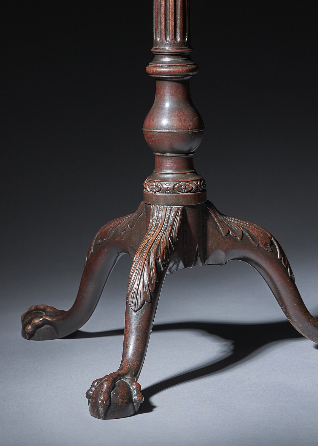 A Fine George II 18Th Century Chippendale Period Carved Mahogany Torchiere. Circa 1755-1765, England 2