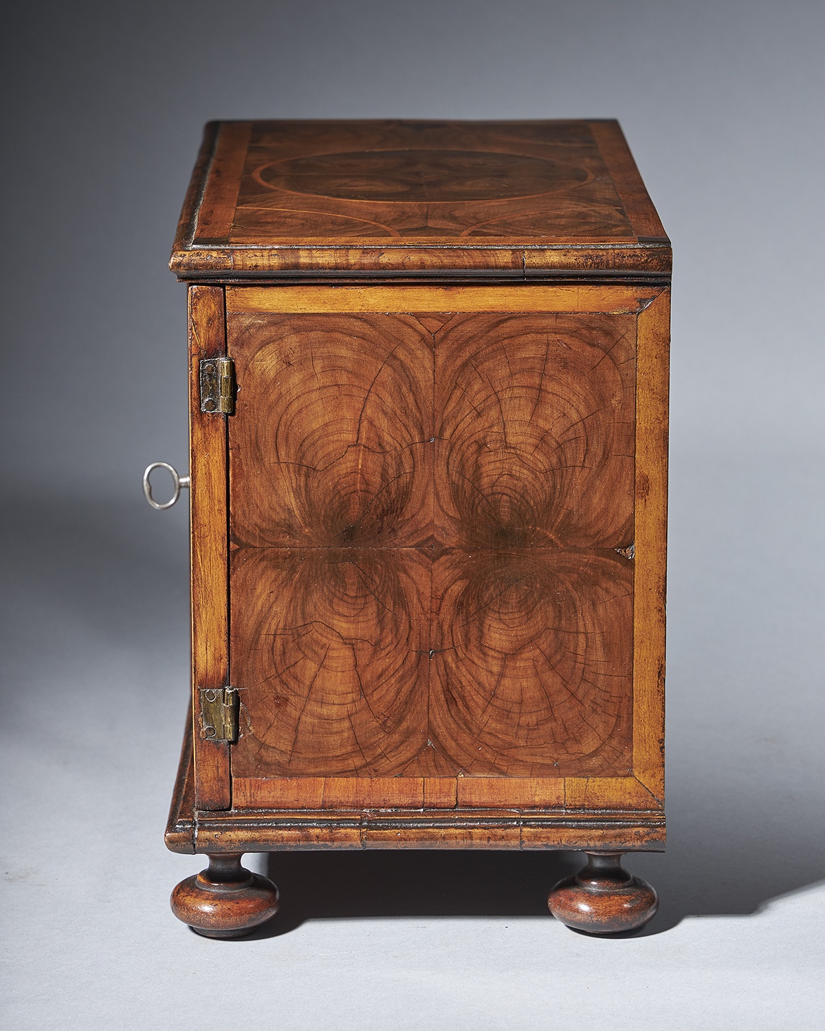 17th-Century miniature table cabinet 3