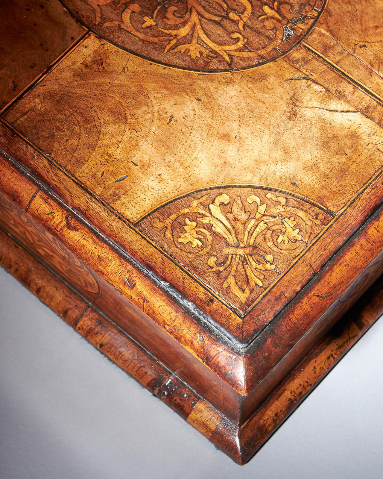 17th Century Figured Walnut and Seaweed Marquetry Lace Box 8