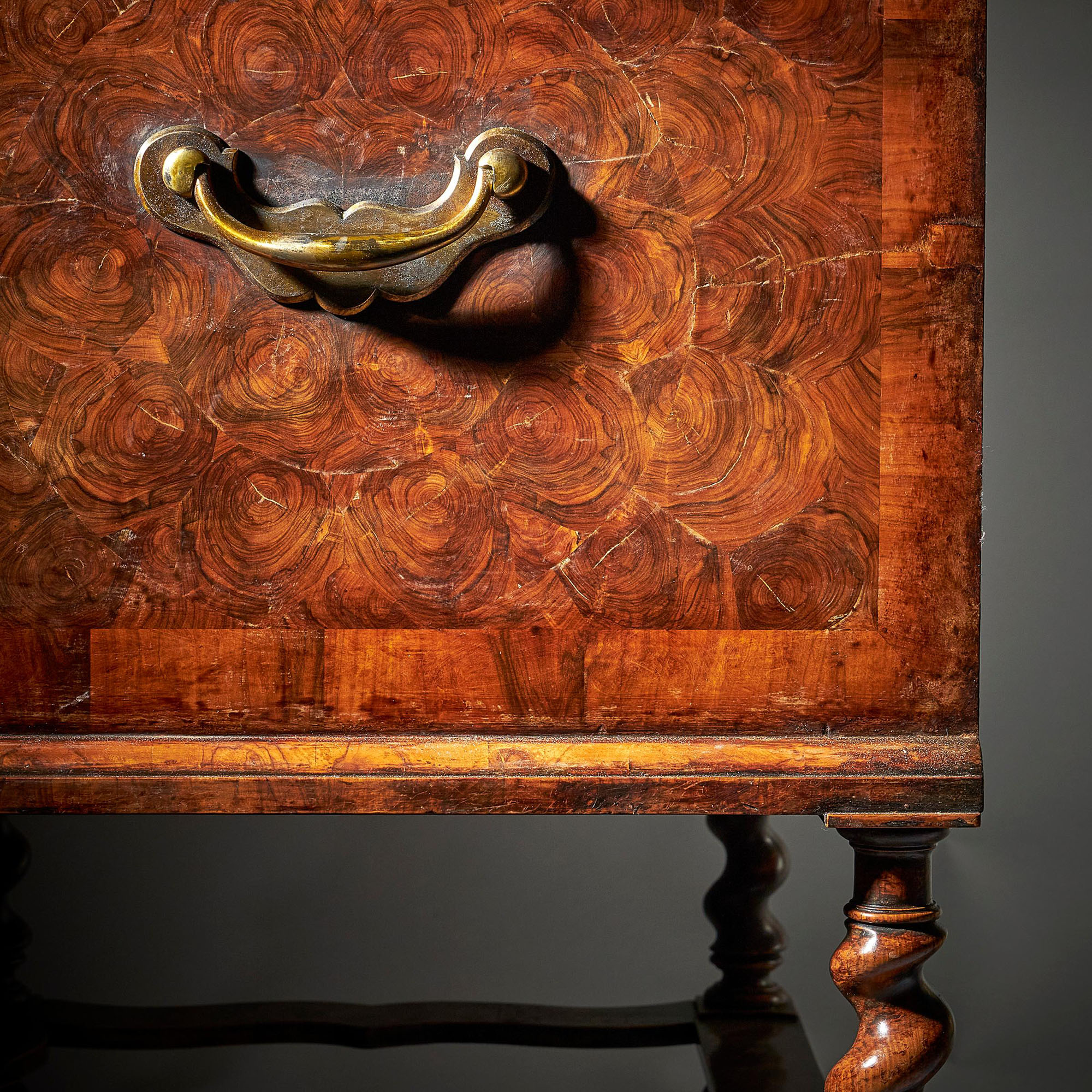 A fine and extremely rare 17th century William and Mary baroque olive oyster chest on stand or 'table box', circa 1675-1690. 8