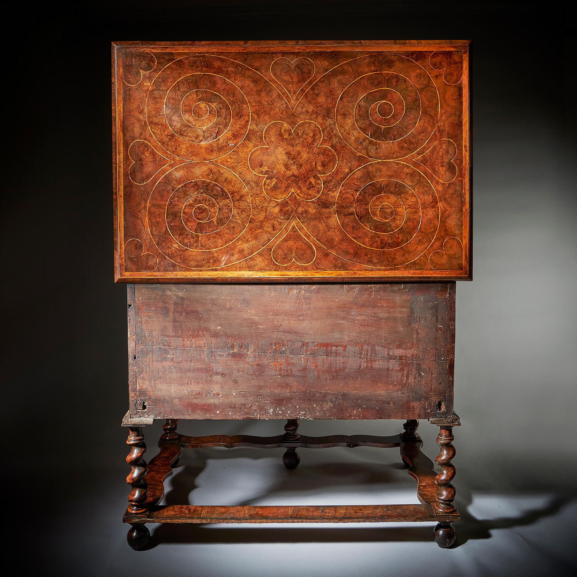 A fine and extremely rare 17th century William and Mary baroque olive oyster chest on stand or 'table box', circa 1675-1690. 3