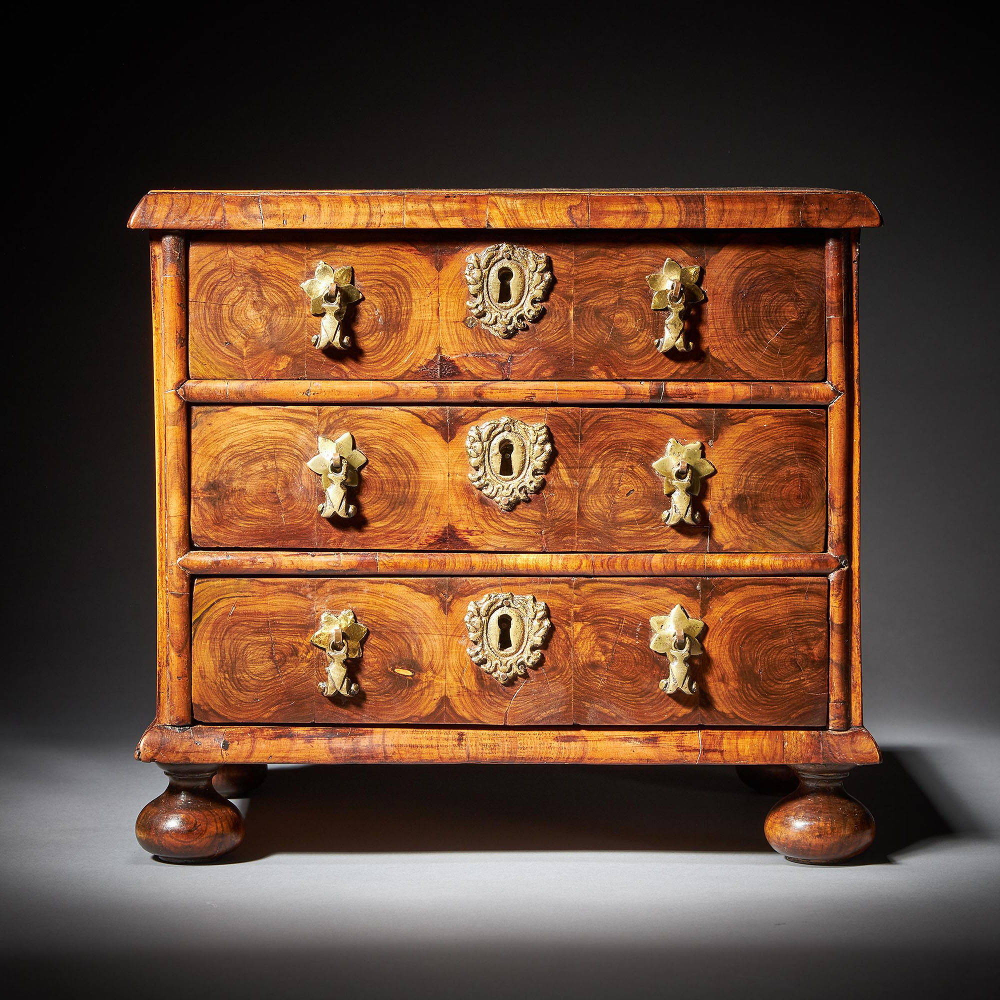 Miniature William and Mary Diminutive Olive Oyster Chest C.1688-1702 3