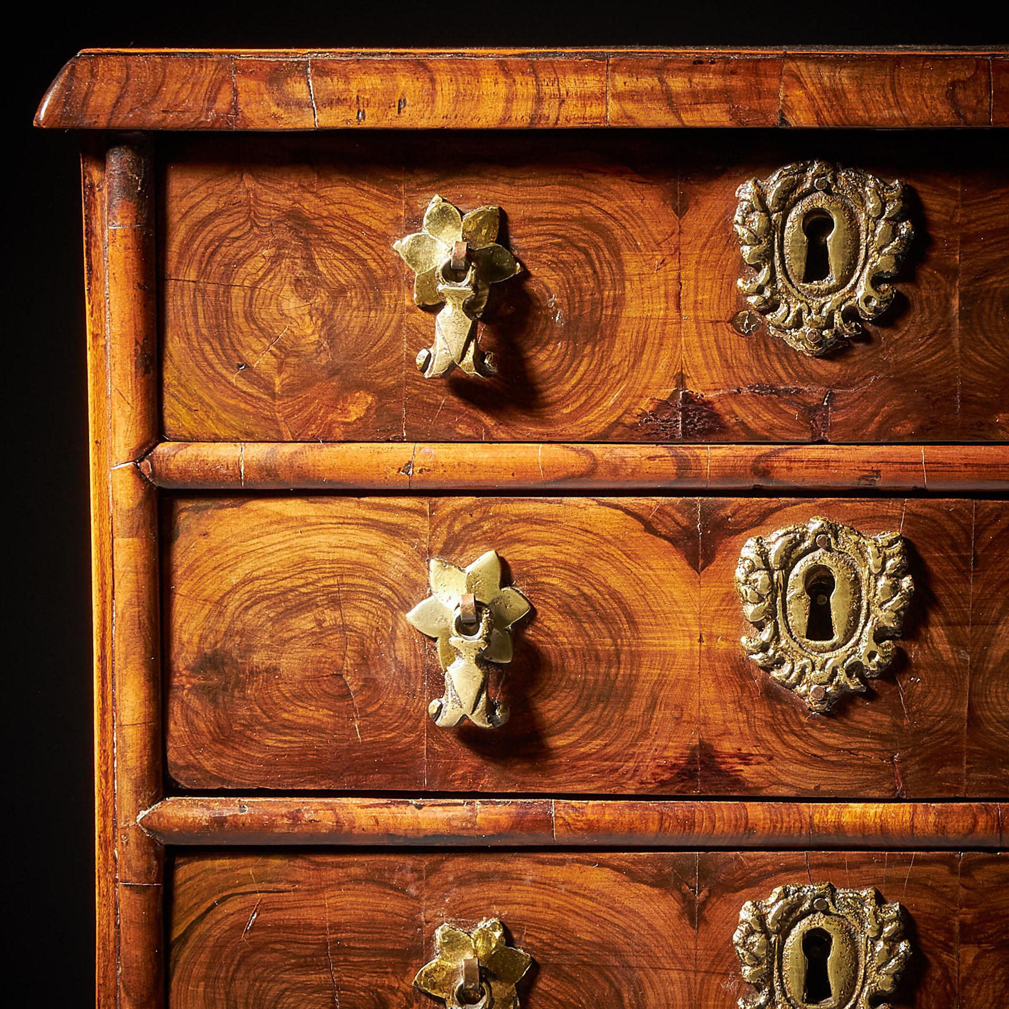 Miniature William and Mary Diminutive Olive Oyster Chest C.1688-1702 4