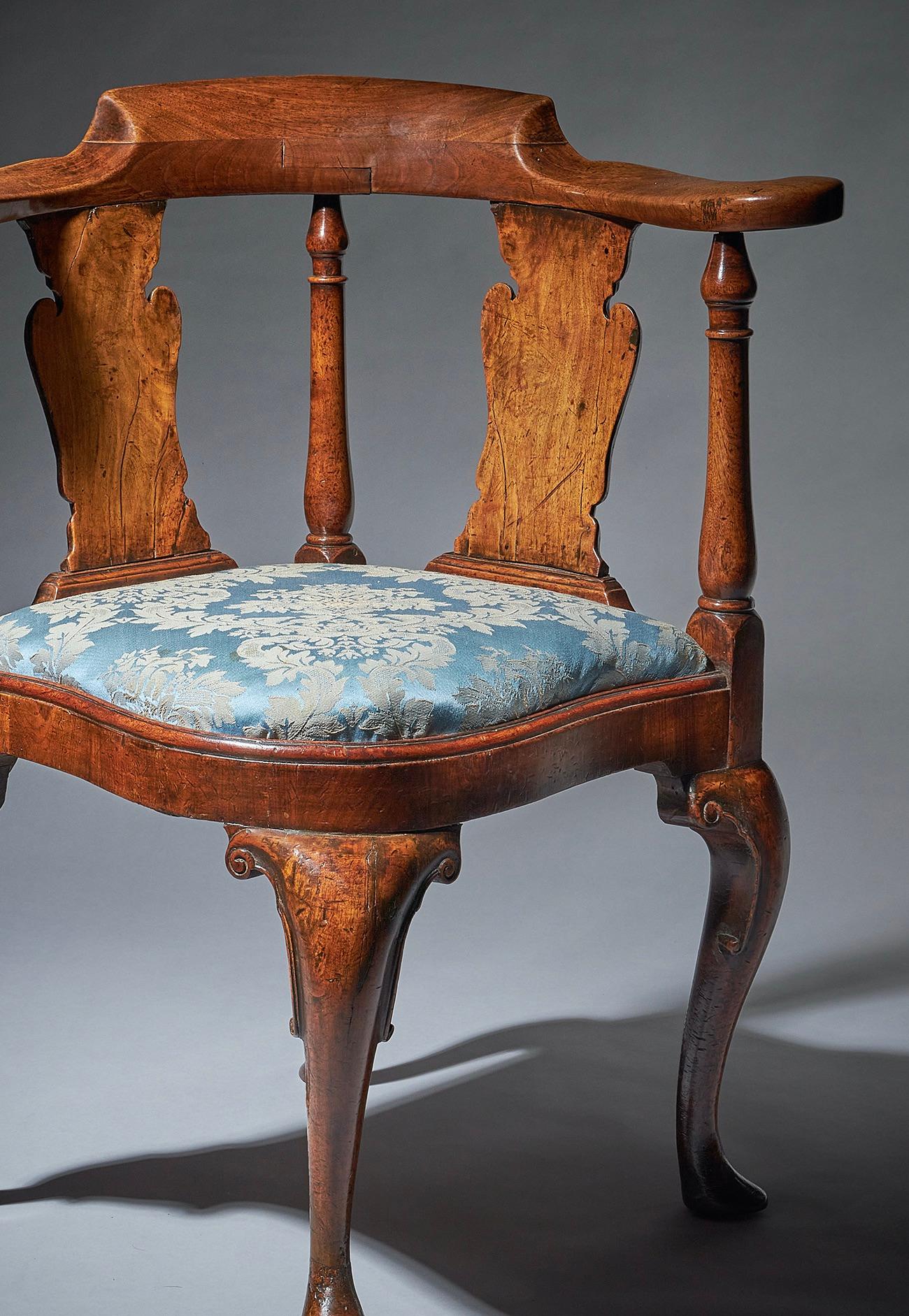 Queen Anne Period Walnut Corner Chair Circa 1702-1714 3