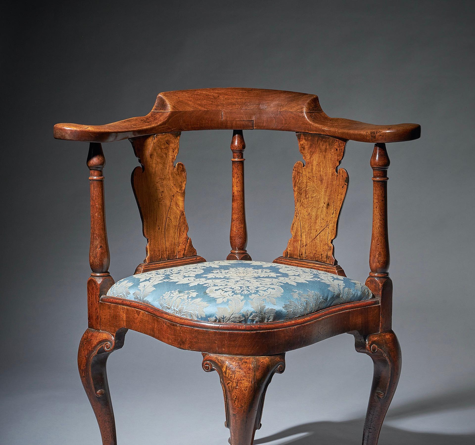 Queen Anne Period Walnut Corner Chair Circa 1702-1714 4