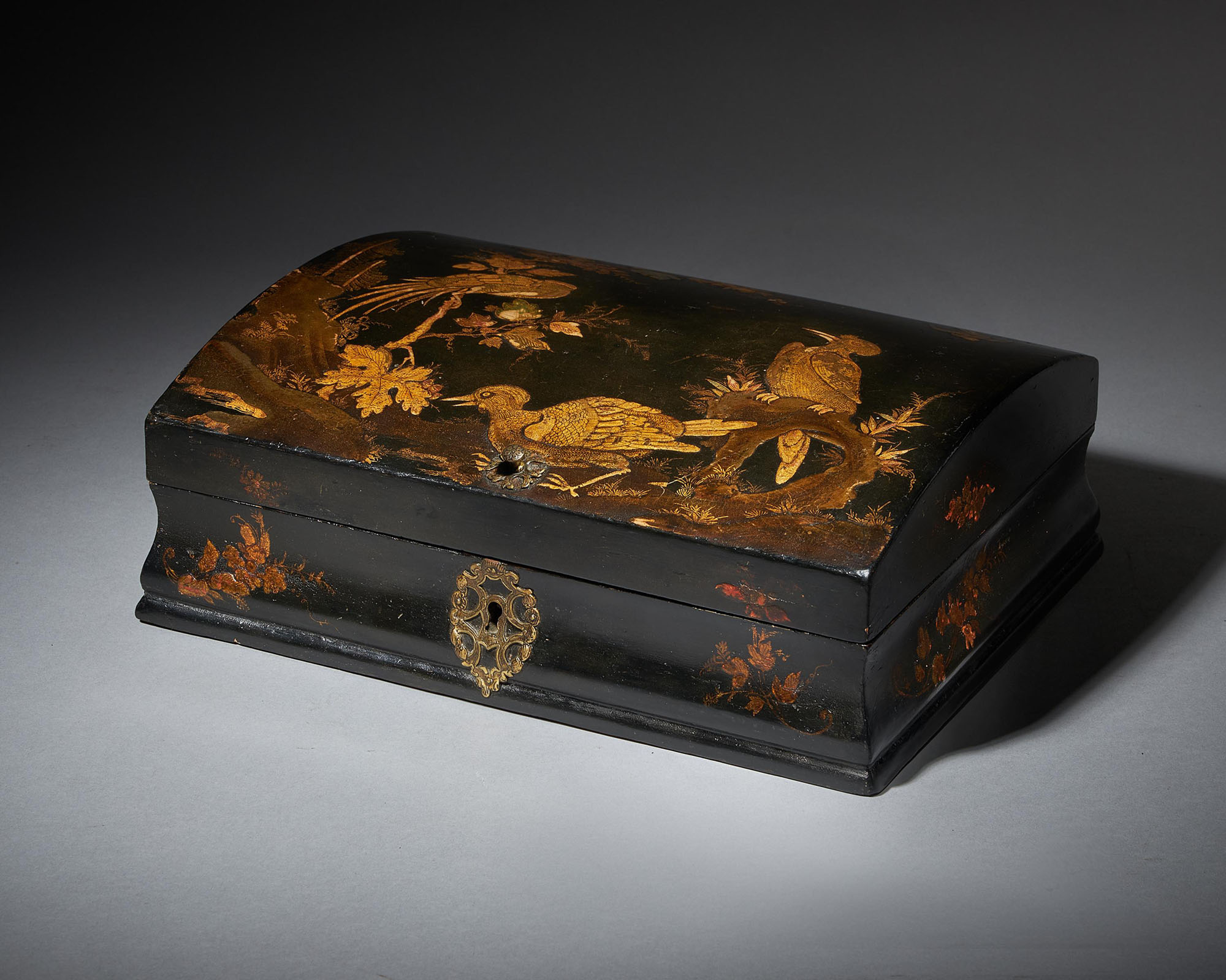 18th Century Japanned Chinoiserie Dome-Topped Box, Circa 1715-1725 2