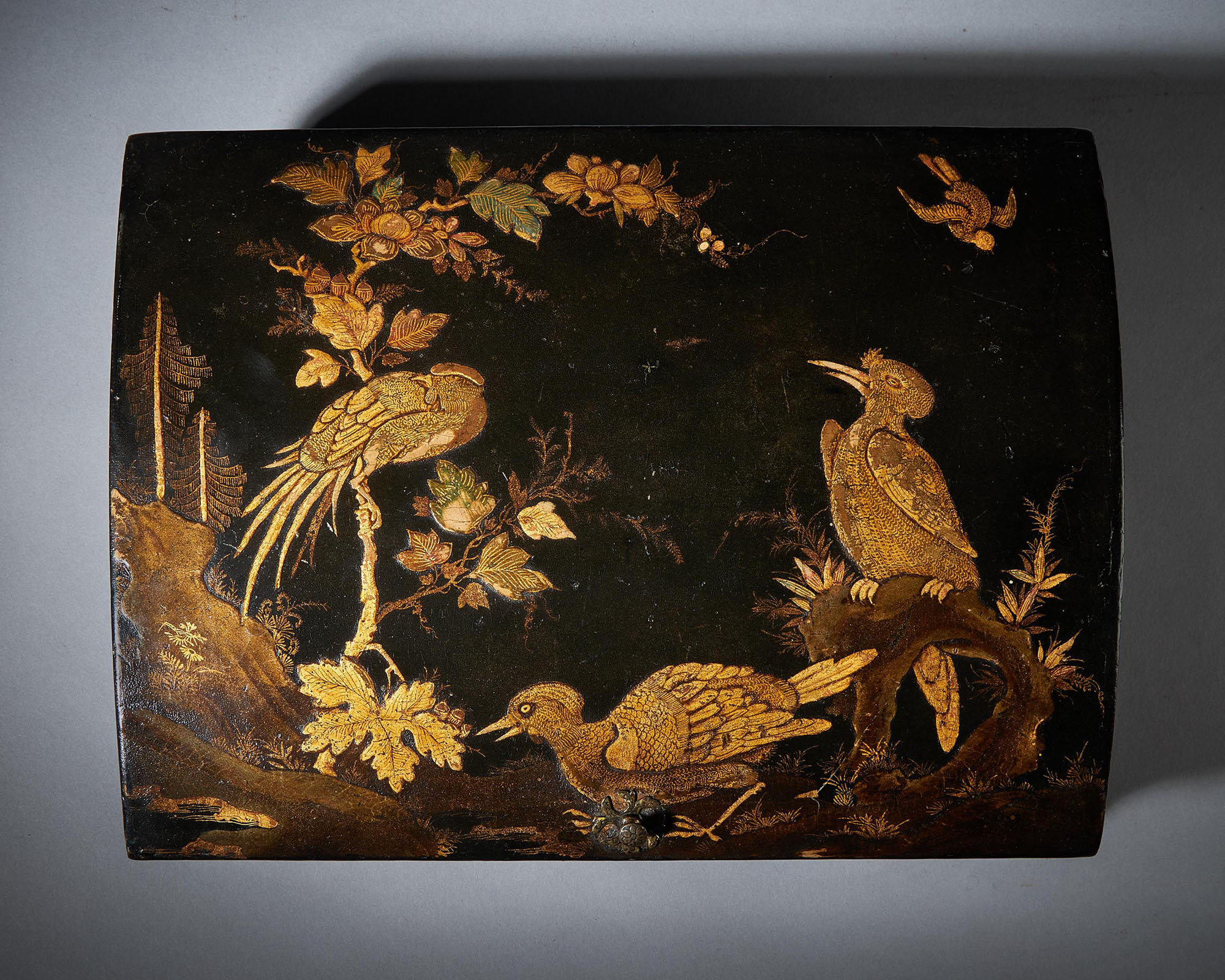 18th Century Japanned Chinoiserie Dome-Topped Box, Circa 1715-1725 3