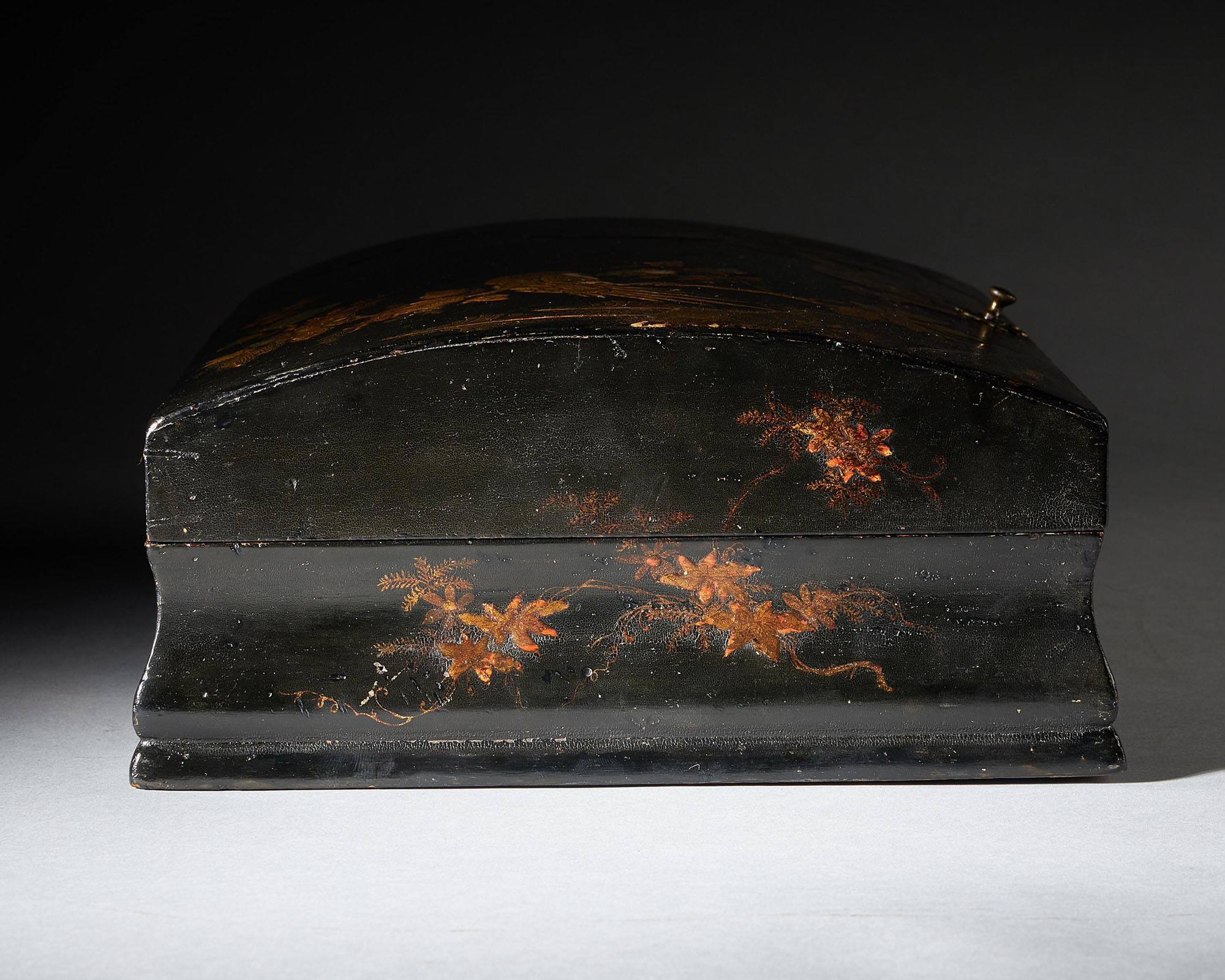18th Century Japanned Chinoiserie Dome-Topped Box, Circa 1715-1725 5