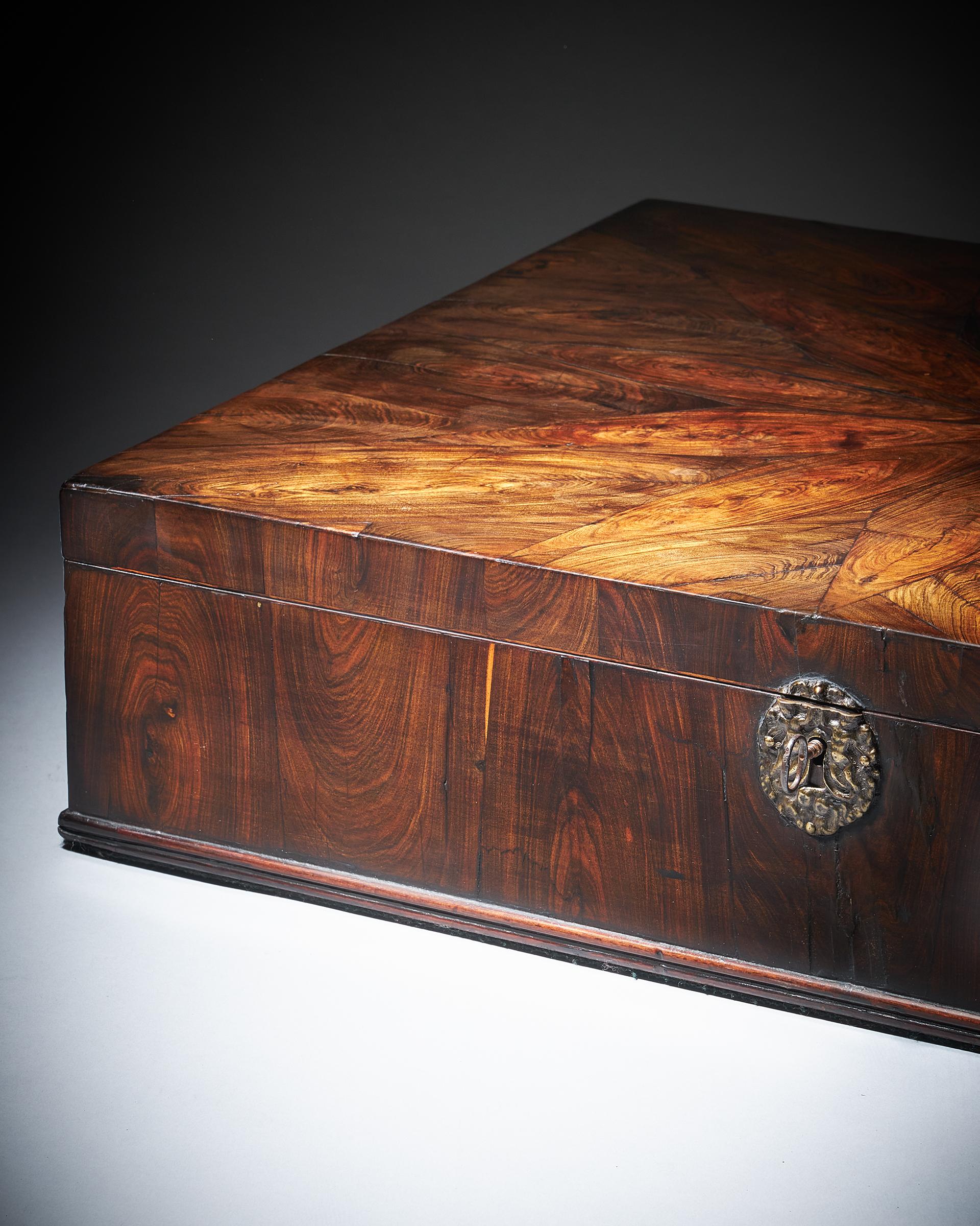 17th Century Charles II Cocuswood Lace Box, Circa 1660, England 3