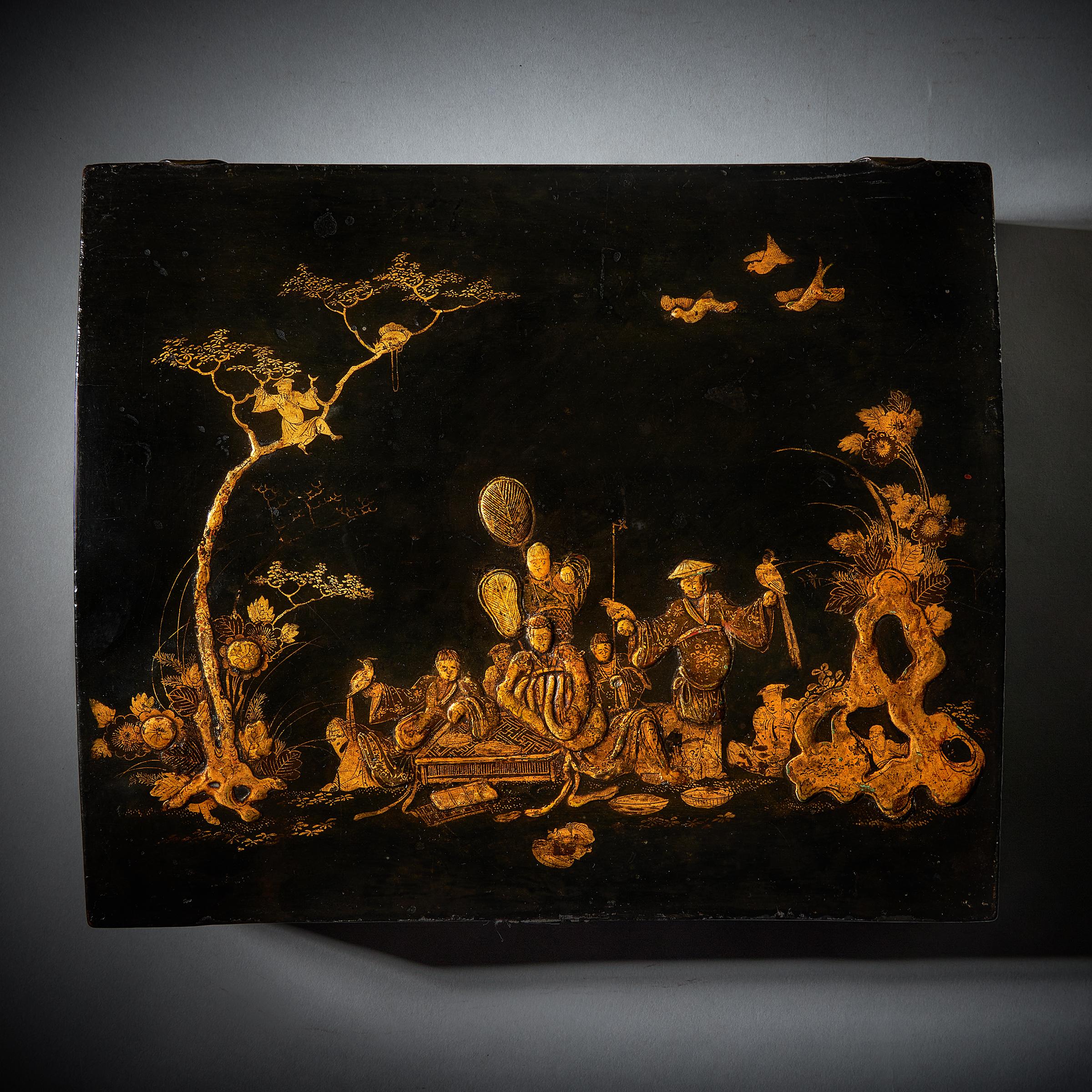 18th Century George I Domed Topped Japanned Chinoiserie Falconry Box 2