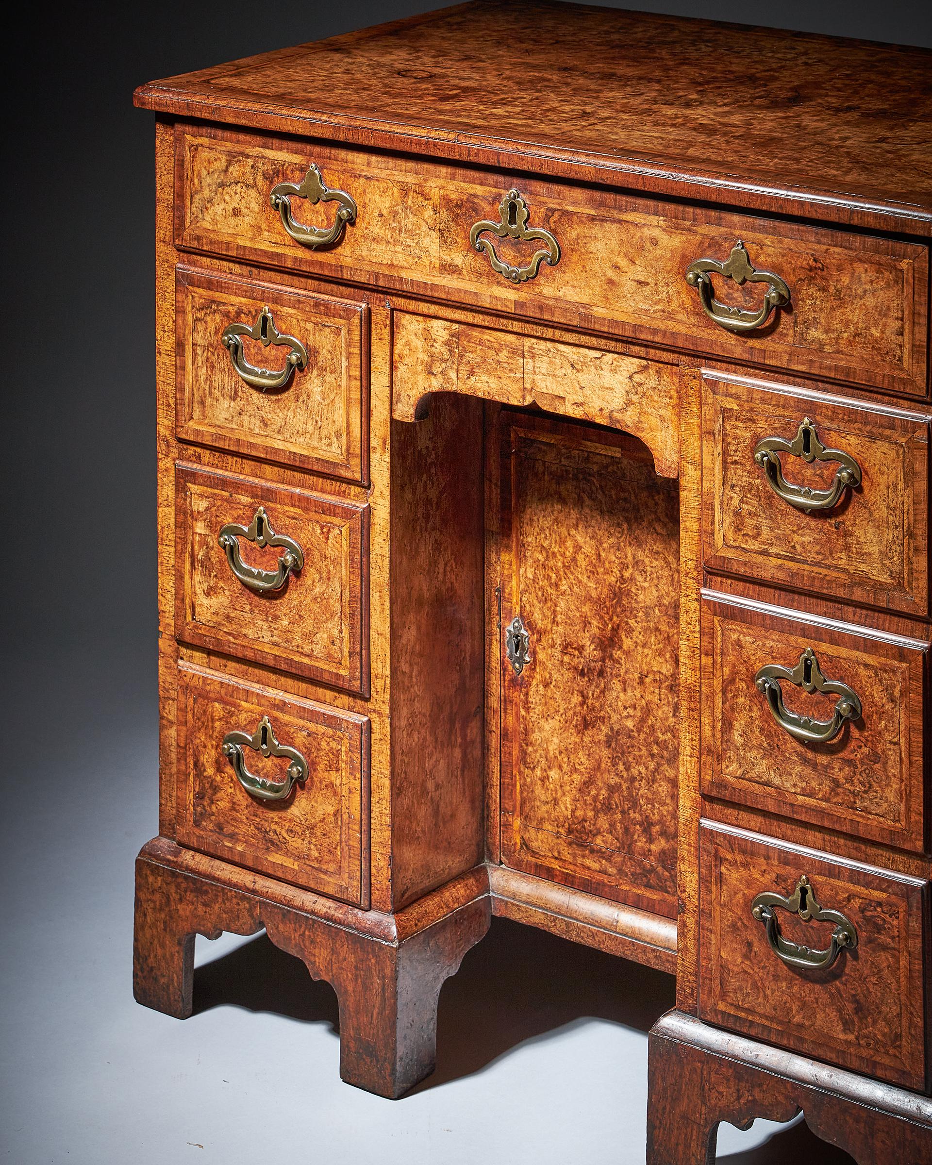 Rare Burr Walnut George II 18th Century Kneehole Desk, circa 1730-1740. England 3