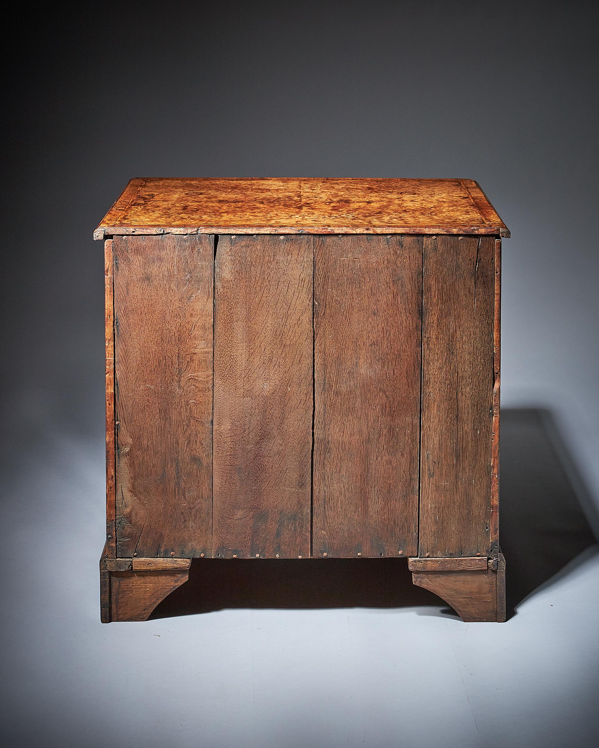 Rare Burr Walnut George II 18th Century Kneehole Desk, circa 1730-1740. England 7