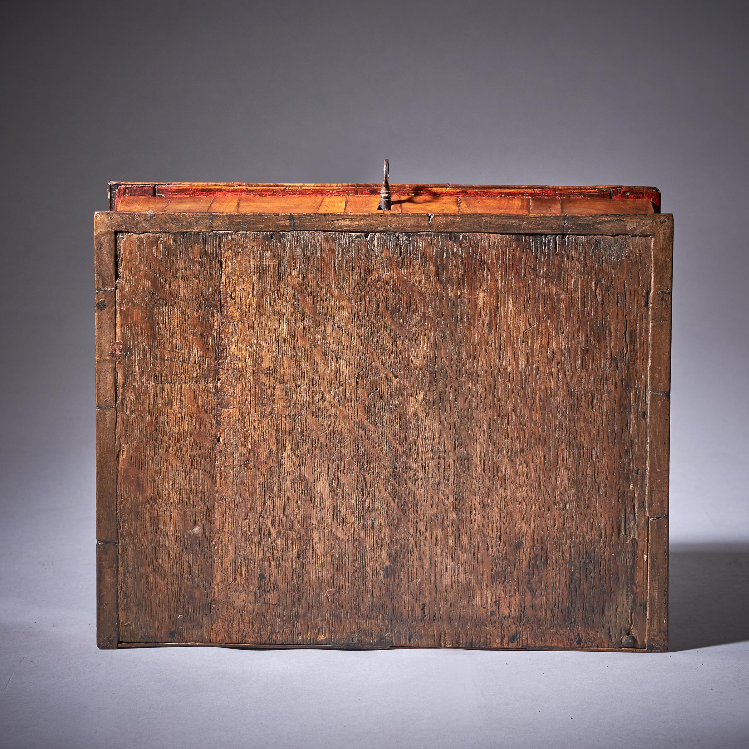 17th Century Late Stuart Period Diminutive Olive Oyster Lace box 9