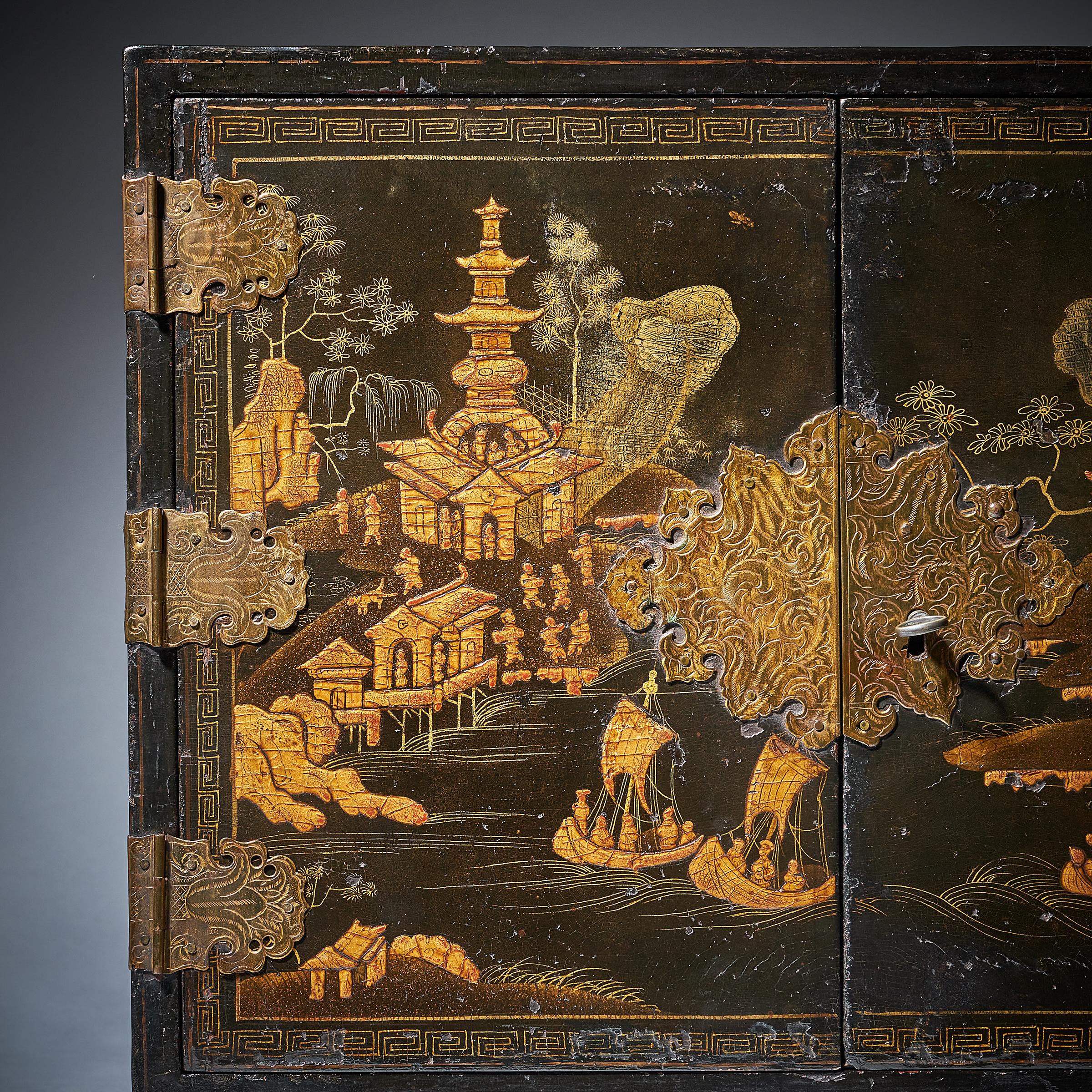 18th Century Chinese Export Lacquer Chinoiserie Table Cabinet 7