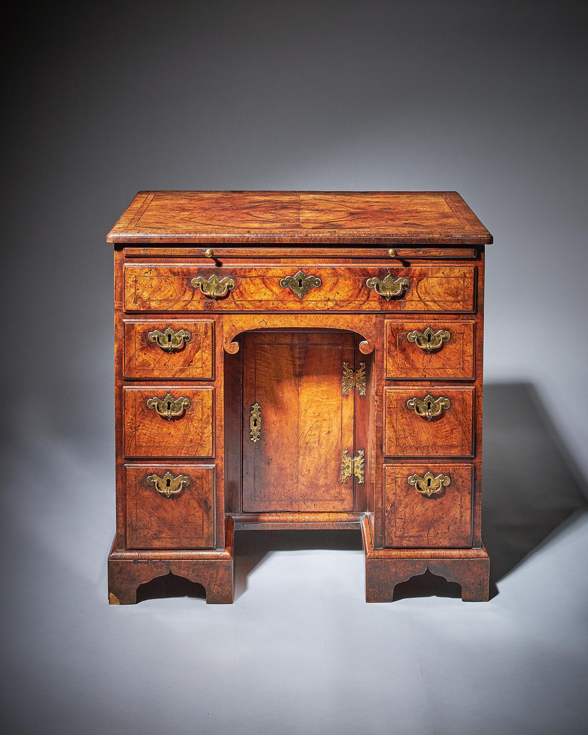 Figured Walnut George II 18th Century Kneehole Desk. Circa 1740, England 1