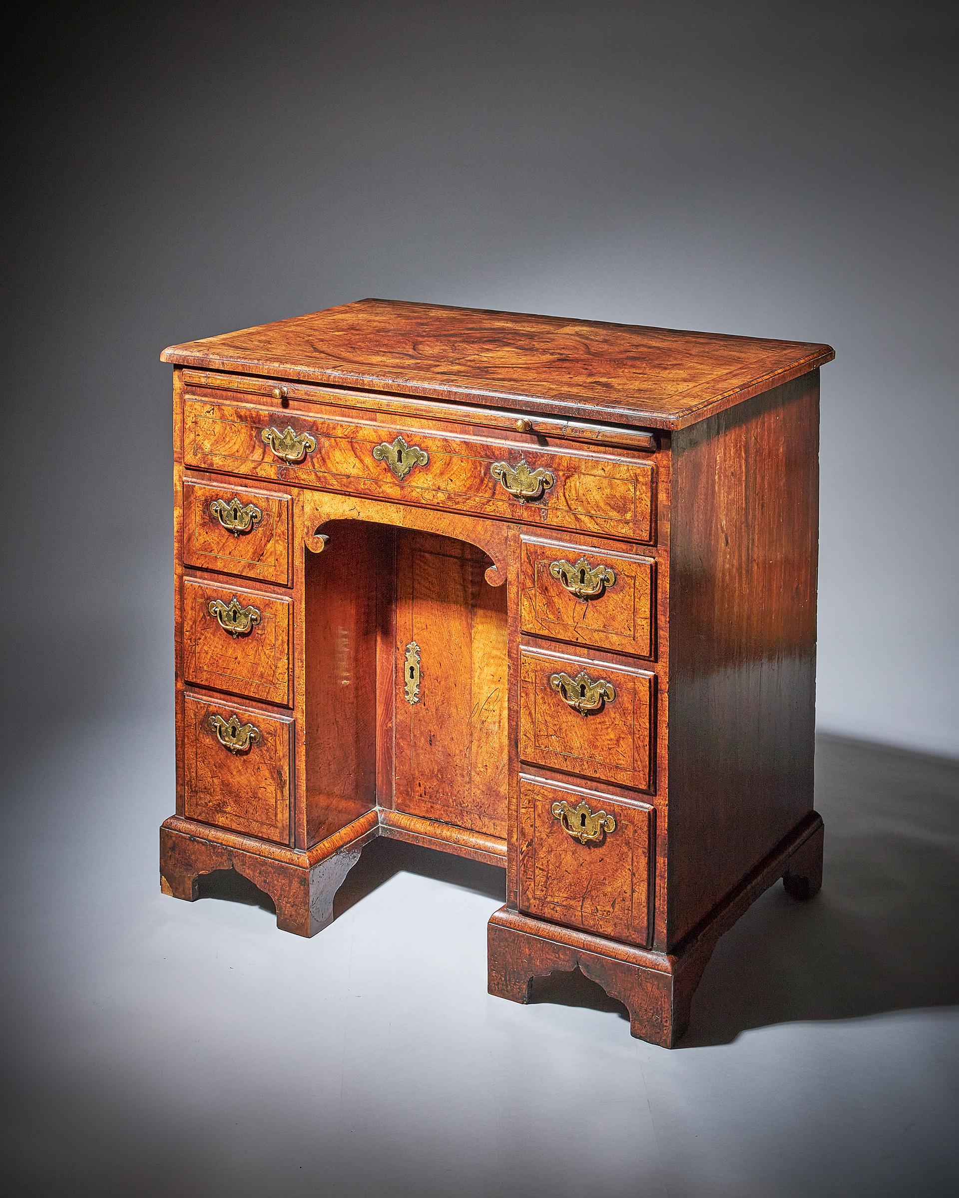 Figured Walnut George II 18th Century Kneehole Desk. Circa 1740, England 2