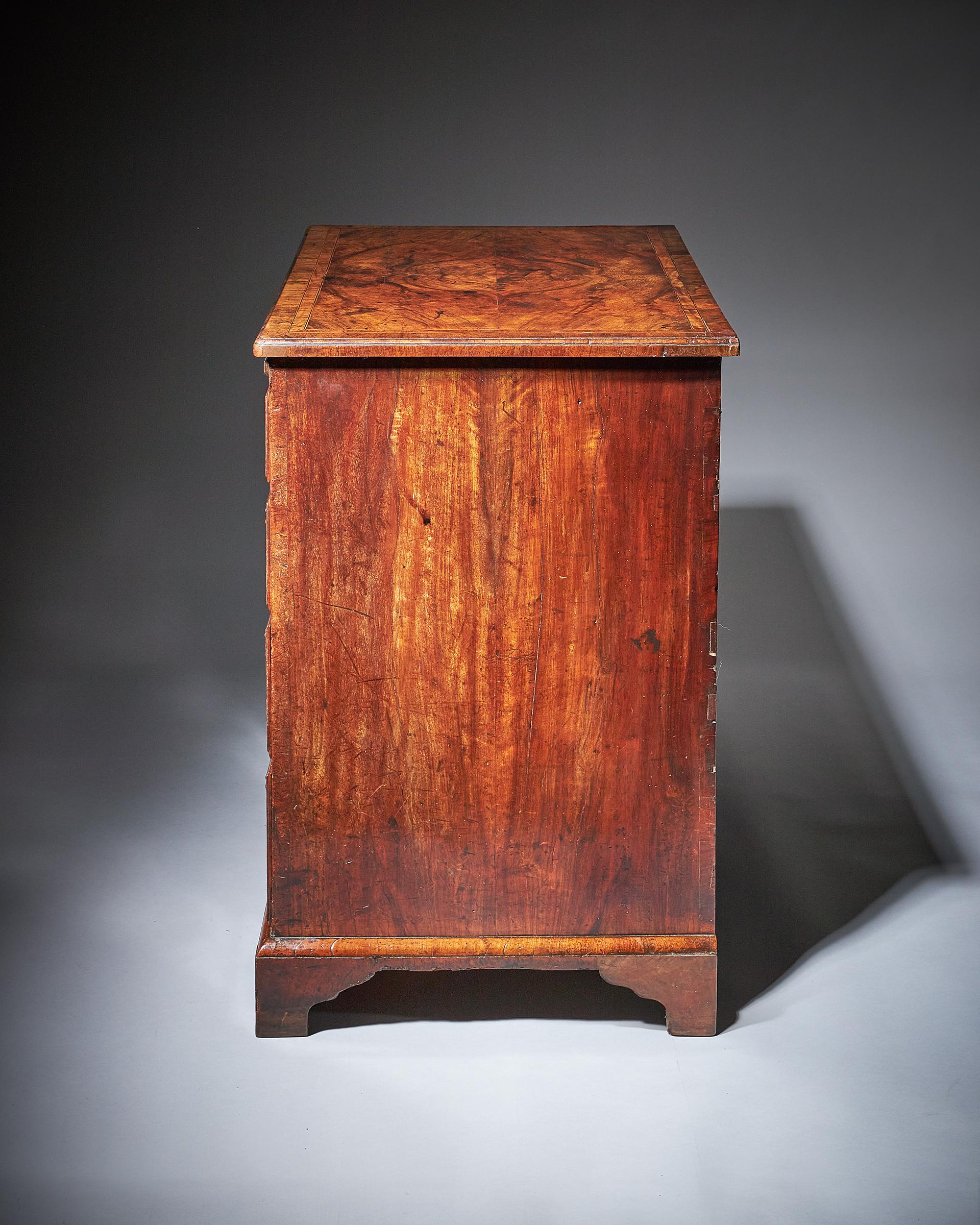 Figured Walnut George II 18th Century Kneehole Desk. Circa 1740, England 4