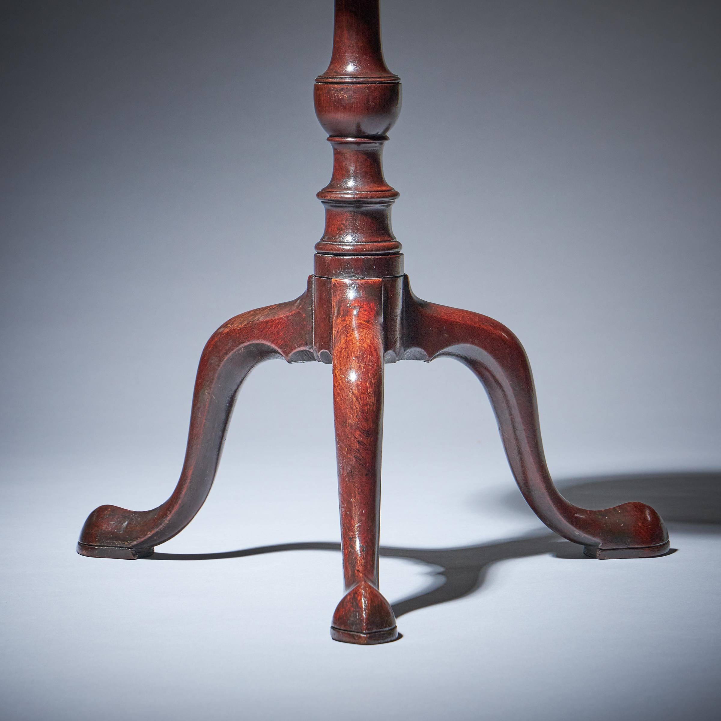 Georgian 18th Century Mahogany Kettle Stand/Wine Table of Diminutive Proportions 5