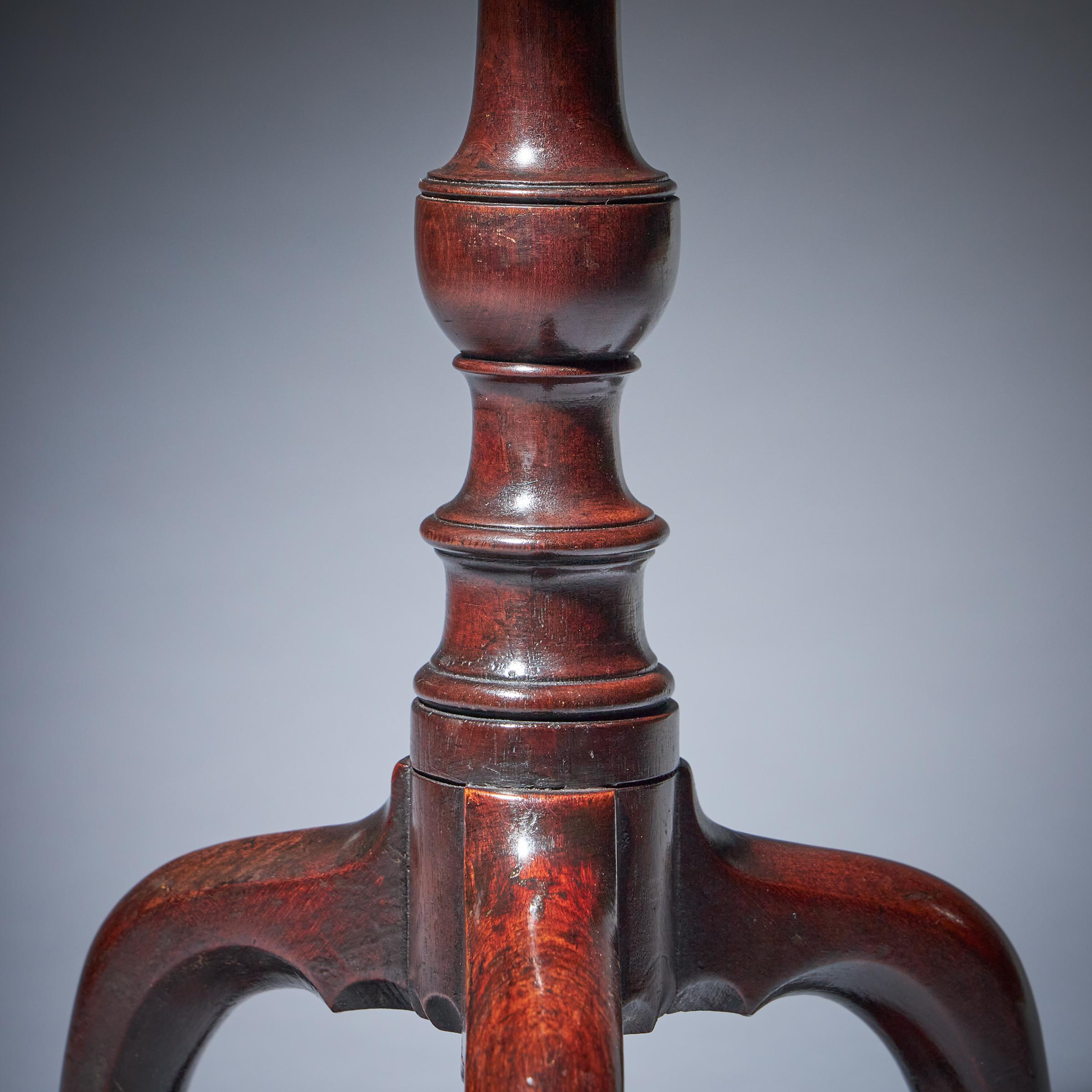Georgian 18th Century Mahogany Kettle Stand/Wine Table of Diminutive Proportions 4