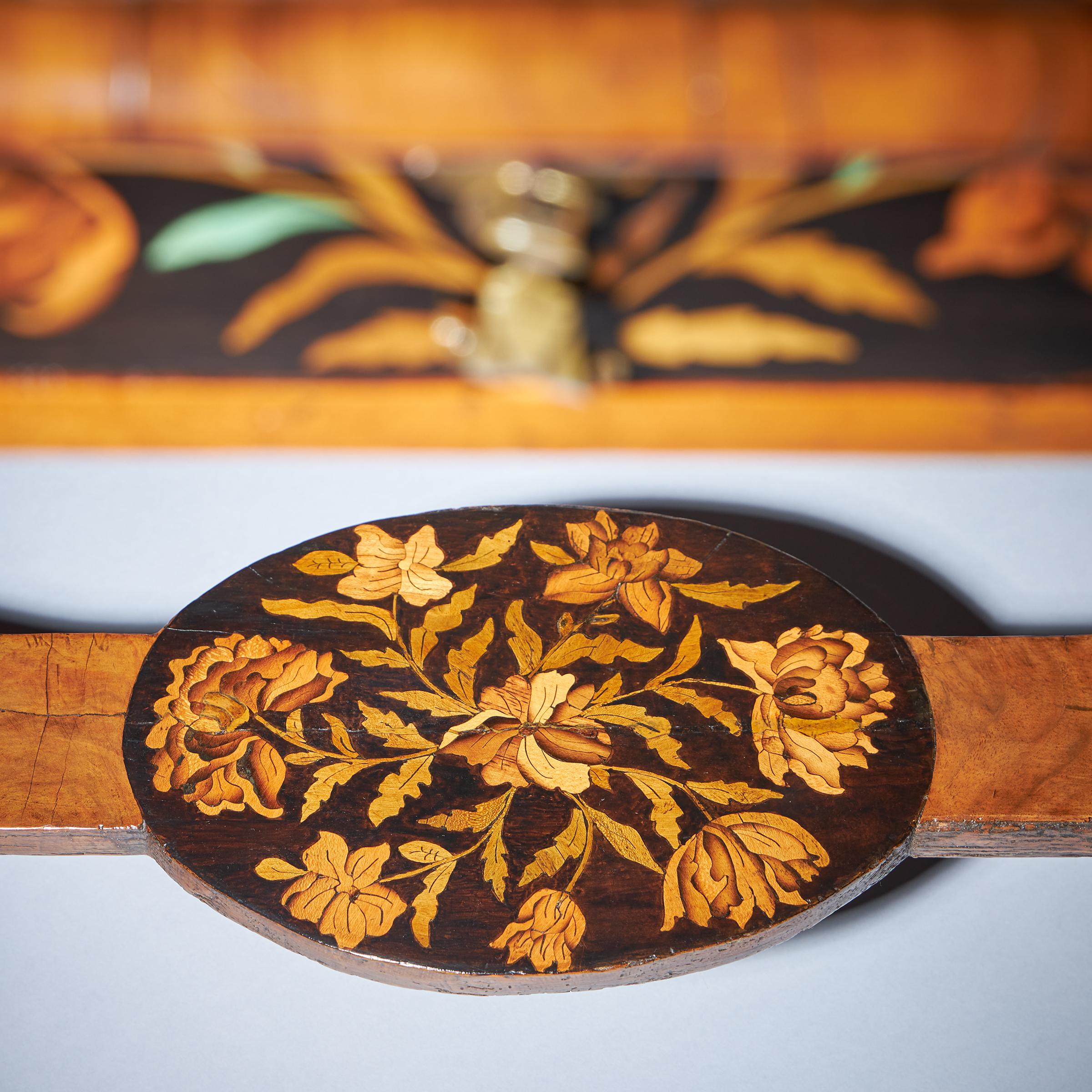 17th Century Charles II Olive Oyster Floral Marquetry Table, Circa 1680-1690 4