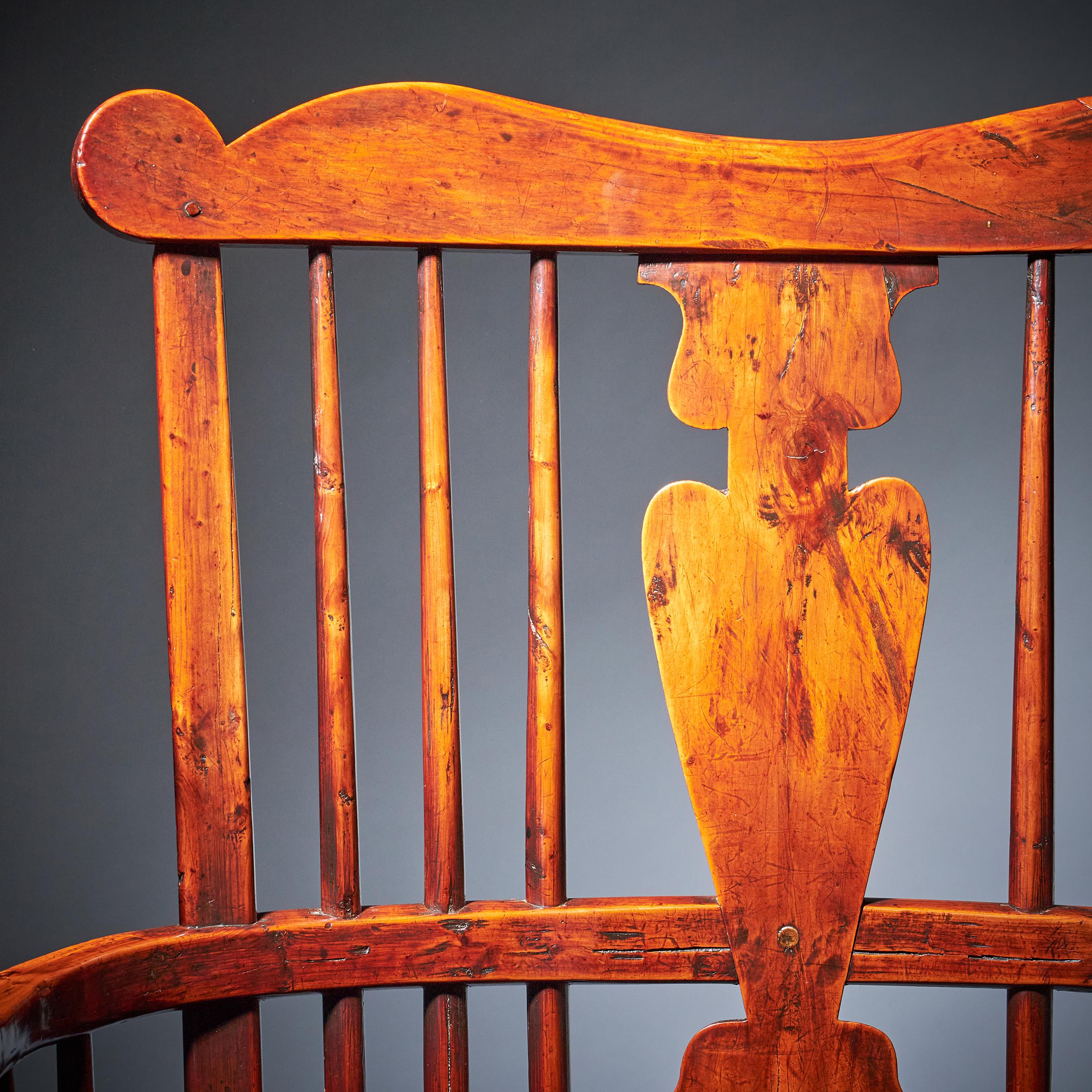 18th Century George III Yew and Elm Thames Valley Comb-Back Windsor Chair 11