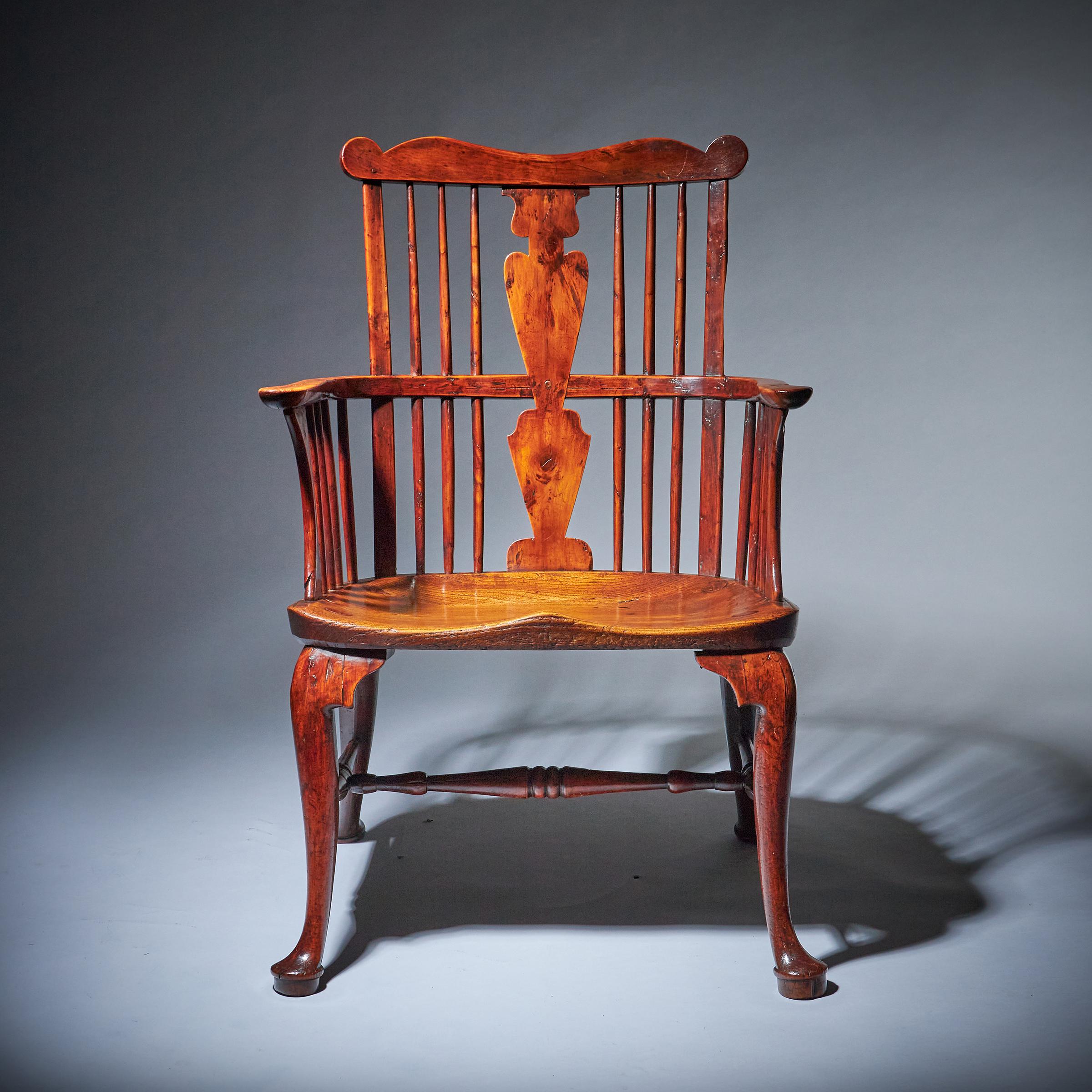 18th Century George III Yew and Elm Thames Valley Comb-Back Windsor Chair 18