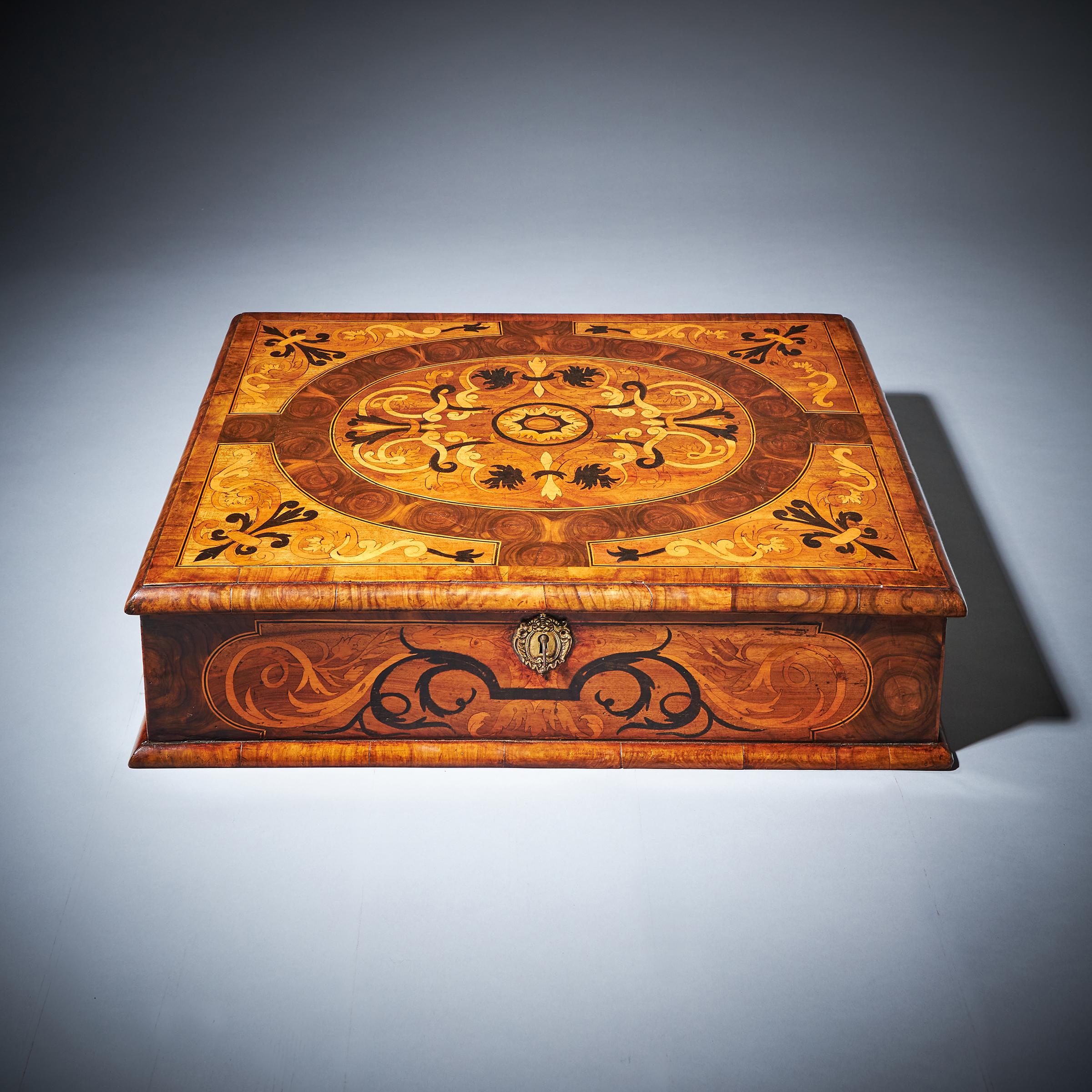 18th Century William and Mary Olive Oyster Arabesque Marquetry Lace Box, C.1690 1