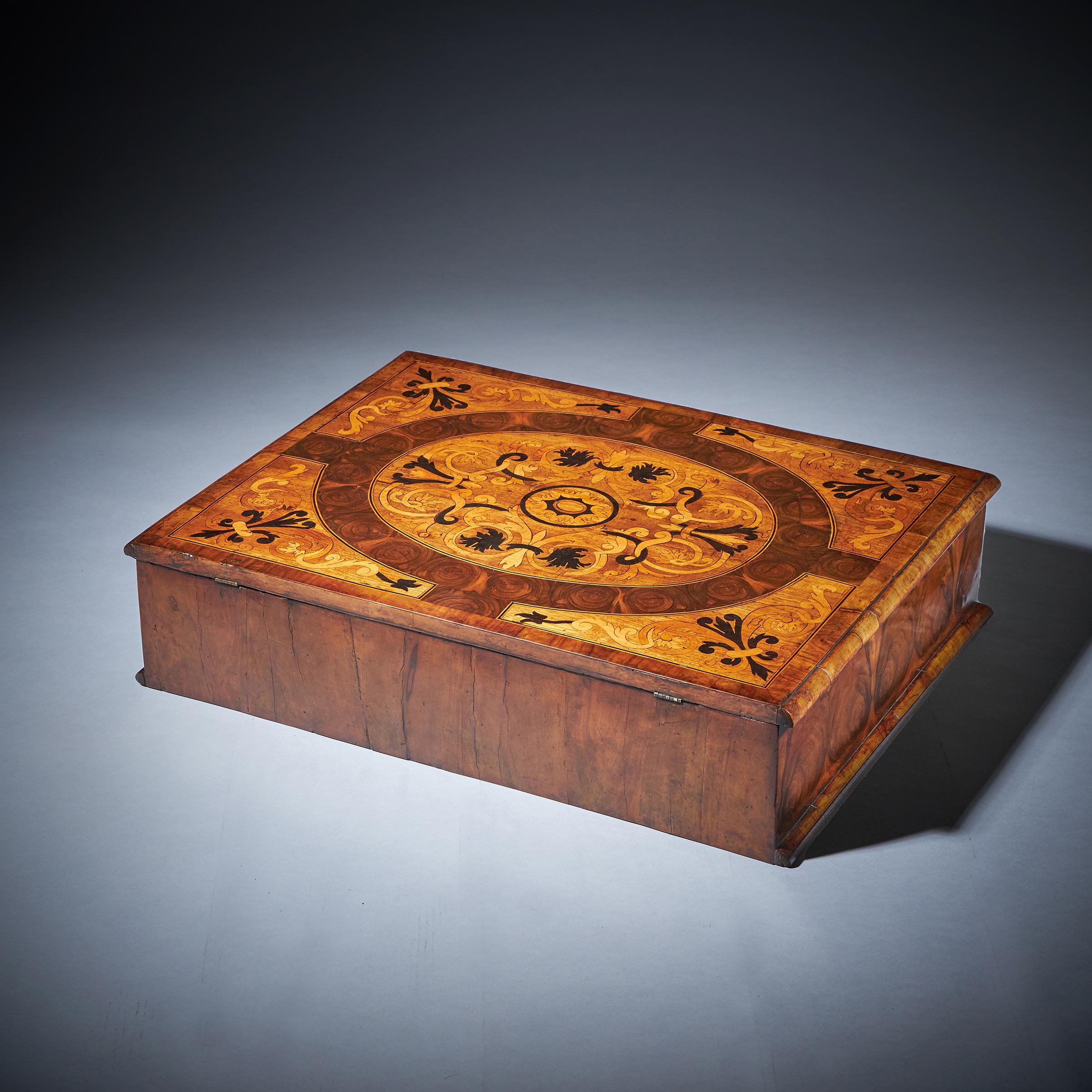 18th Century William and Mary Olive Oyster Arabesque Marquetry Lace Box, C.1690 3
