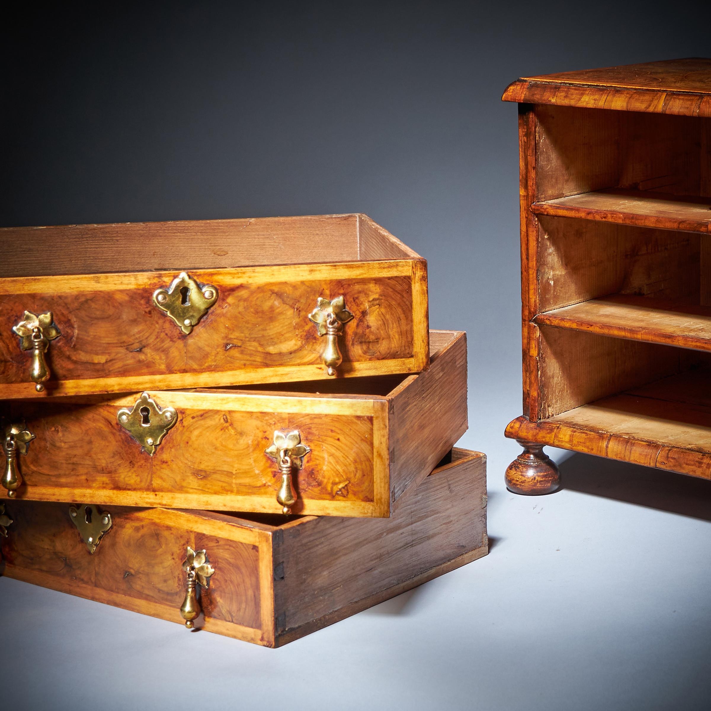 Miniature William and Mary 17th Century Diminutive Olive Oyster Chest C.1690 10