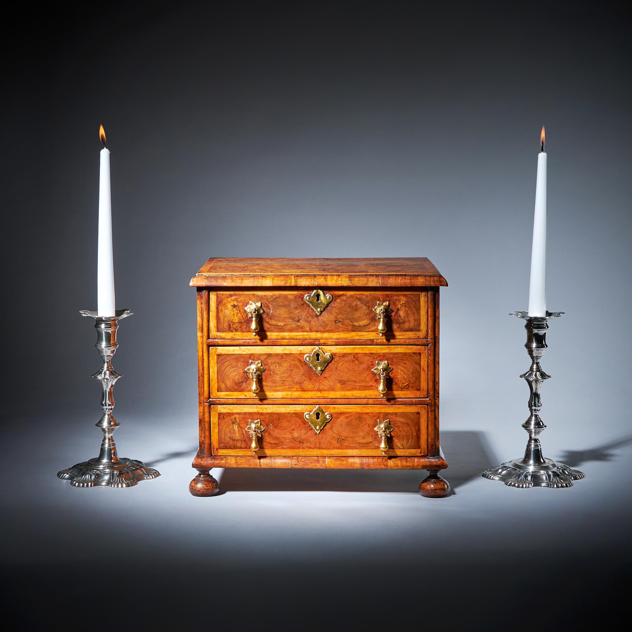 Miniature William and Mary 17th Century Diminutive Olive Oyster Chest C.1690 11