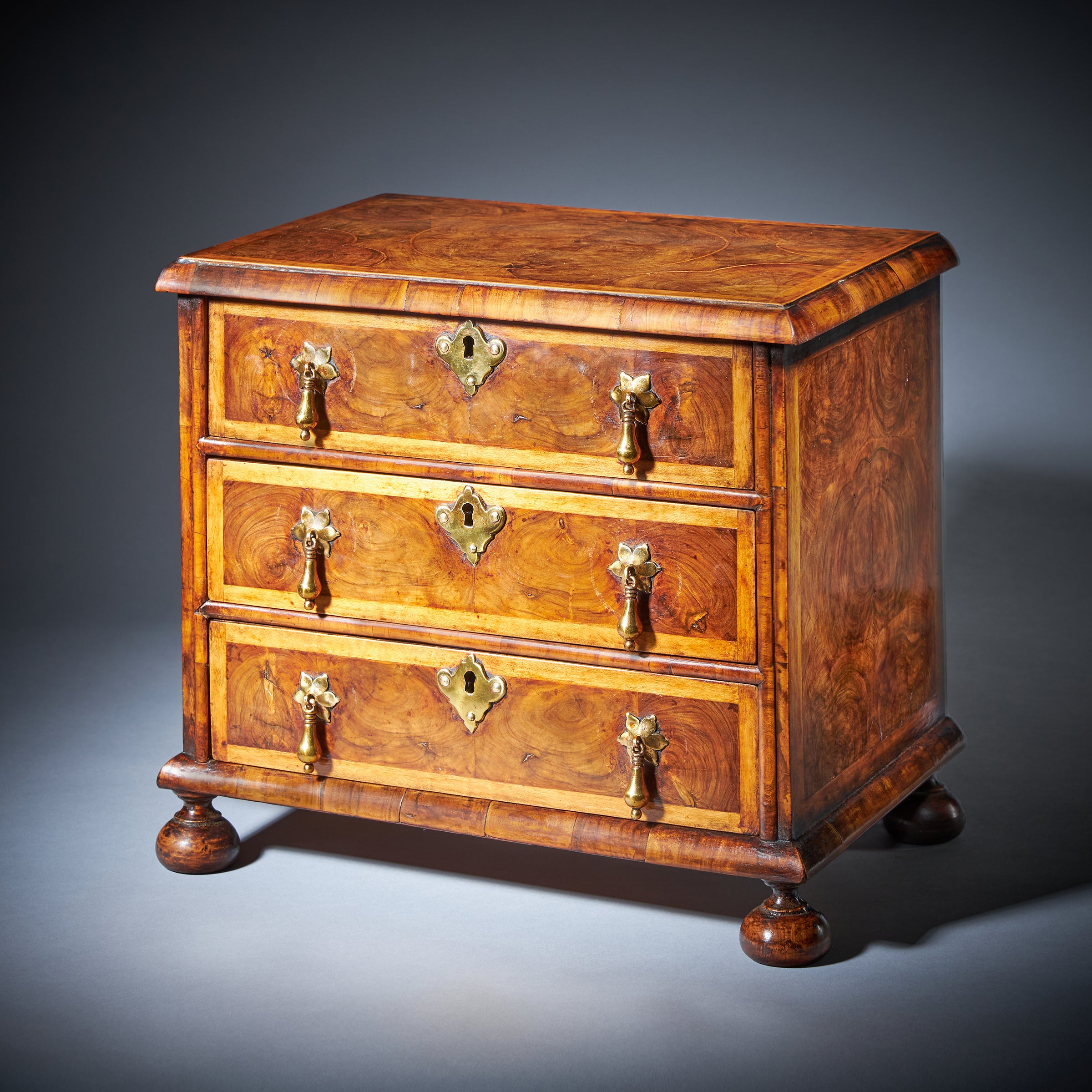 Miniature William and Mary 17th Century Diminutive Olive Oyster Chest C.1690 2