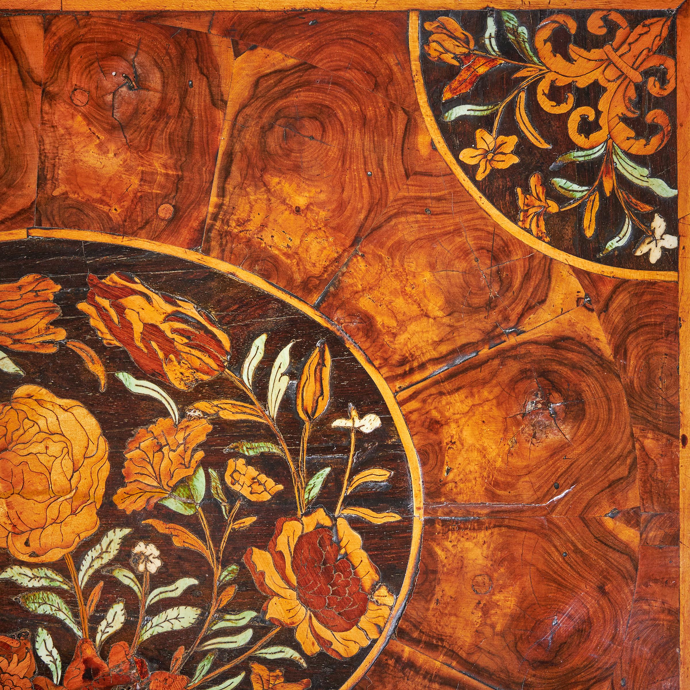 17th Century William and Mary Floral Marquetry Olive Oyster Lace Box, Circa 1685 11