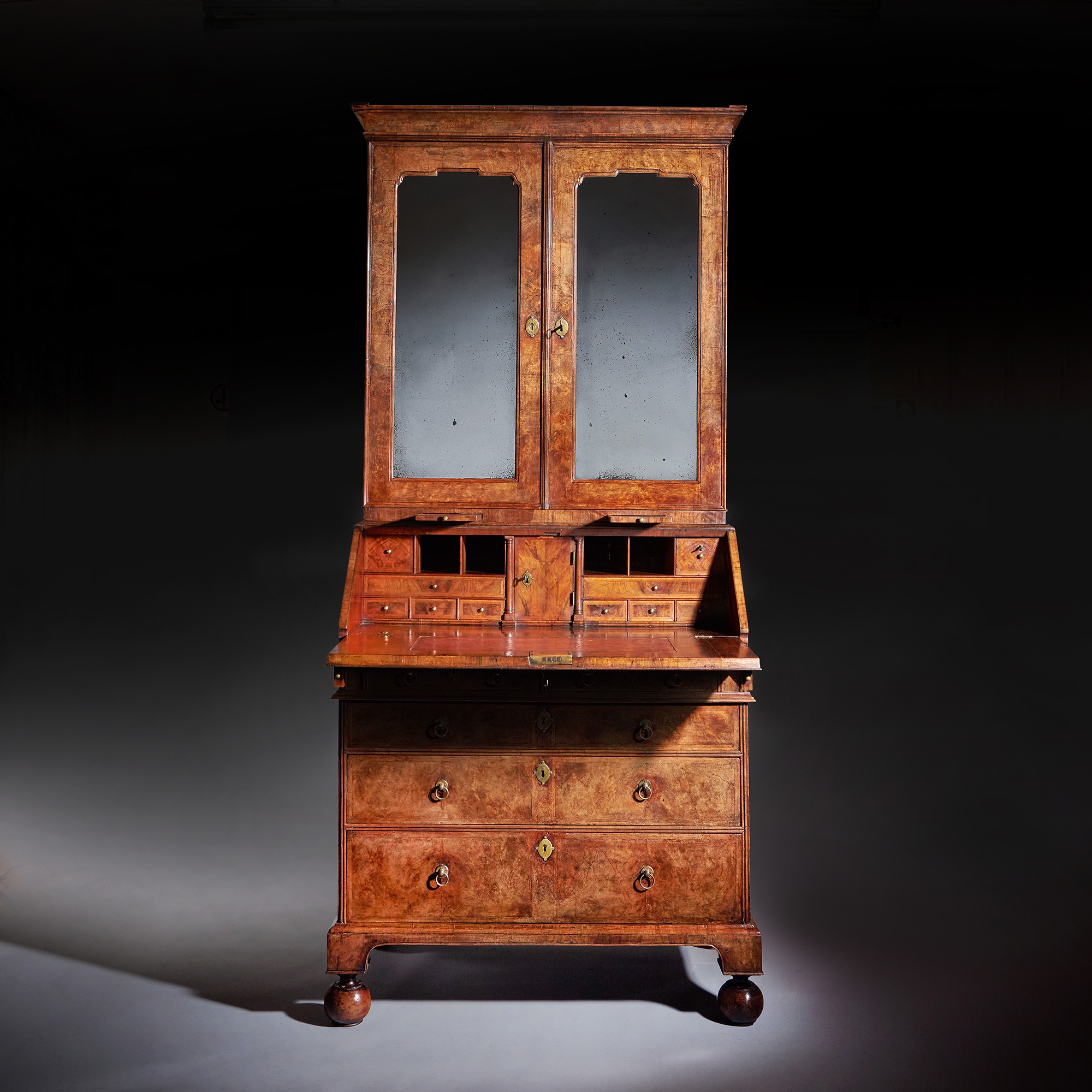 A Fine and Rare Three Part George I Burr Walnut Bureau Bookcase, Circa 1720-1730. England 15