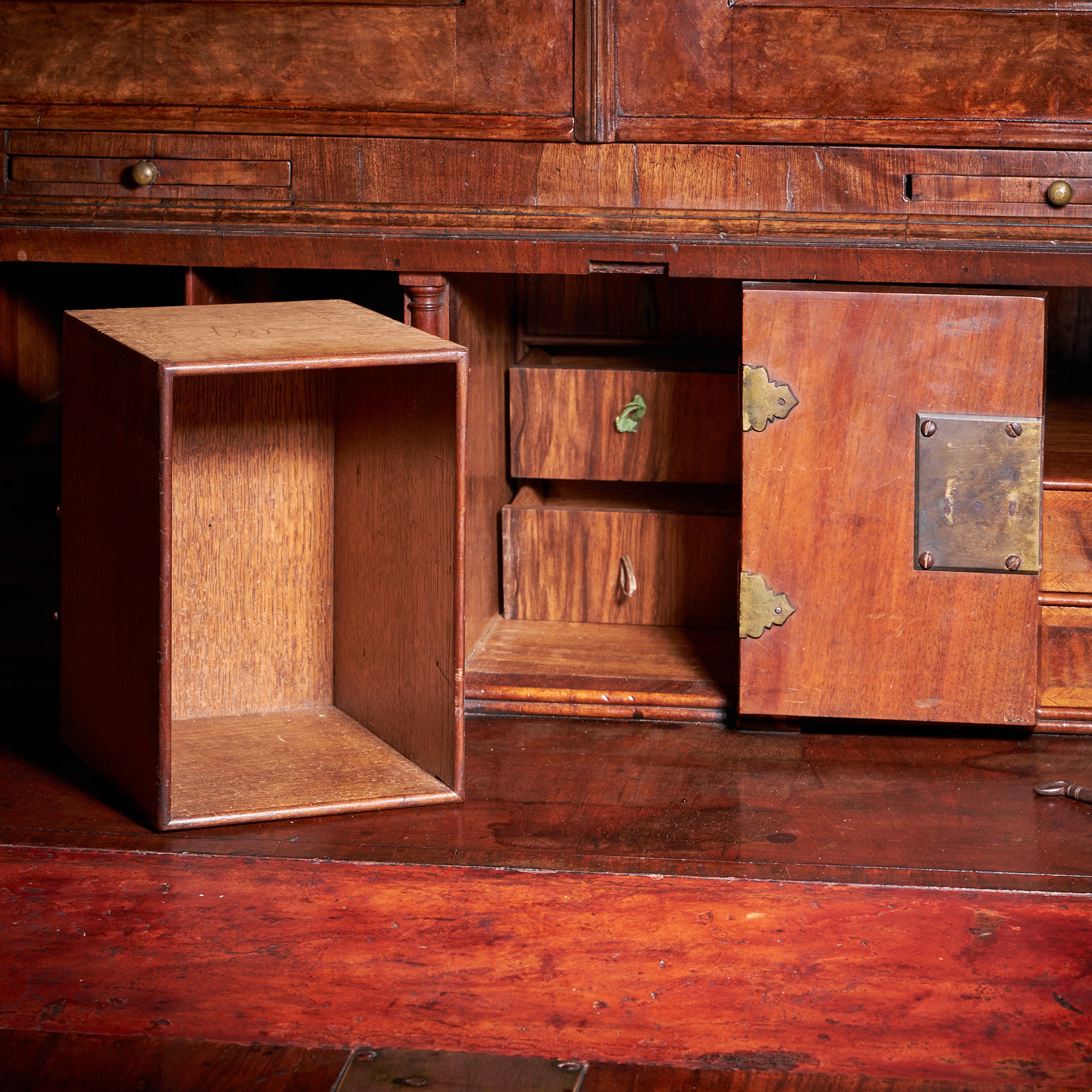 A Fine and Rare Three Part George I Burr Walnut Bureau Bookcase, Circa 1720-1730. England 10