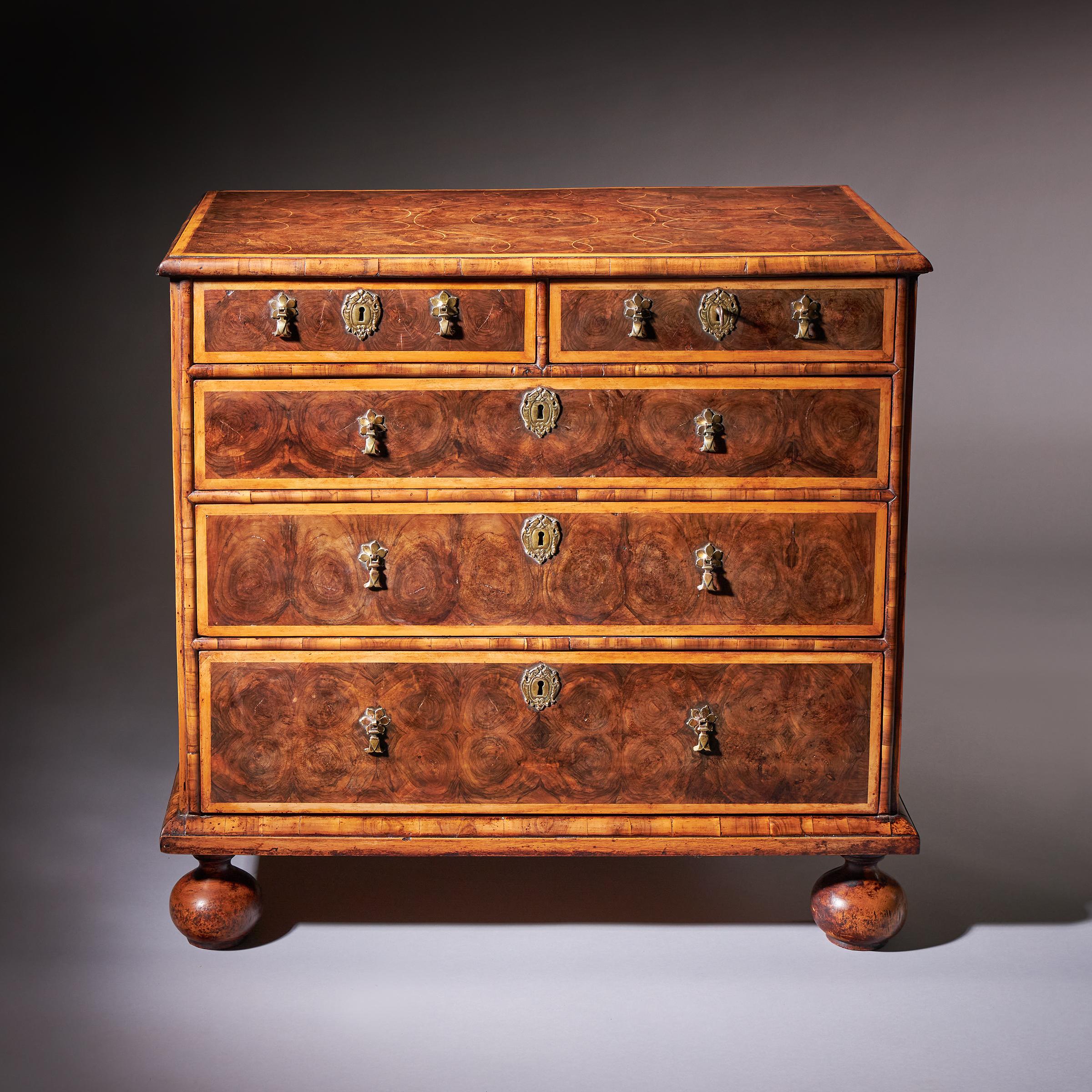 17th Century William and Mary Olive Oyster Chest of drawers, Circa 1690. England 1