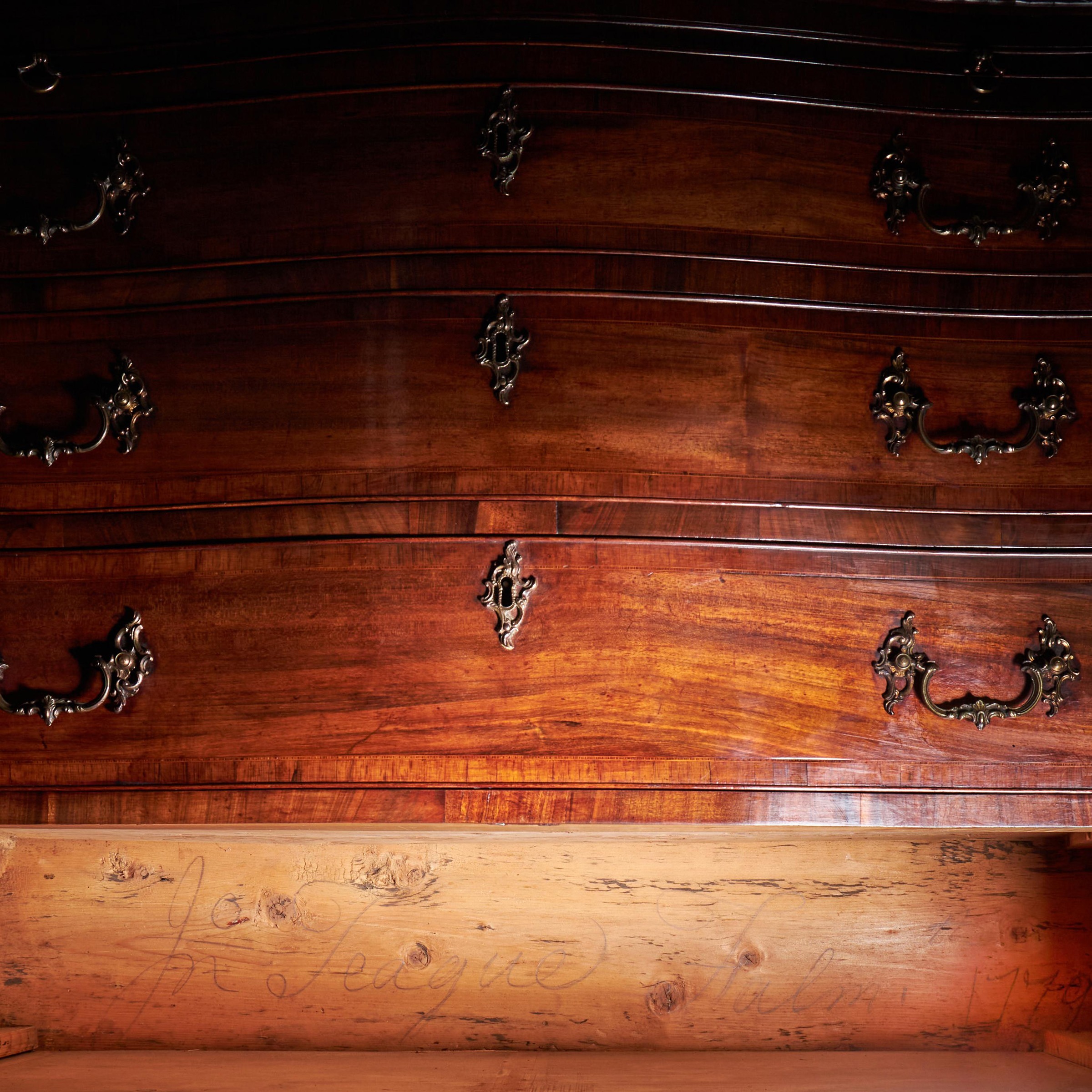 Important 18th Century Goncalo Alves Serpentine Chest Signed J N Teague 1779 12