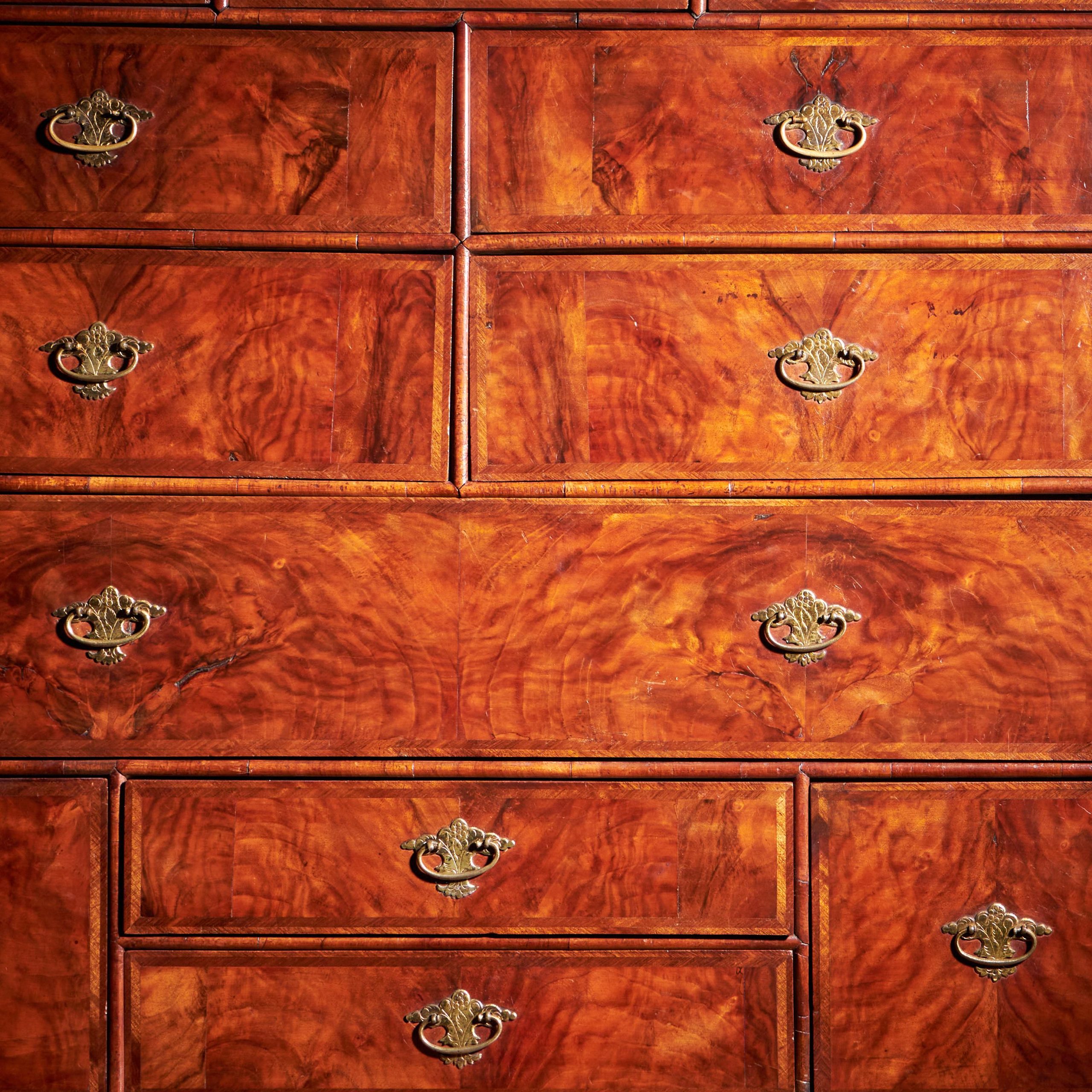 18th Century Queen Anne Burr Walnut mirrored Cabinet on Chest, Circa 1705-1715 8