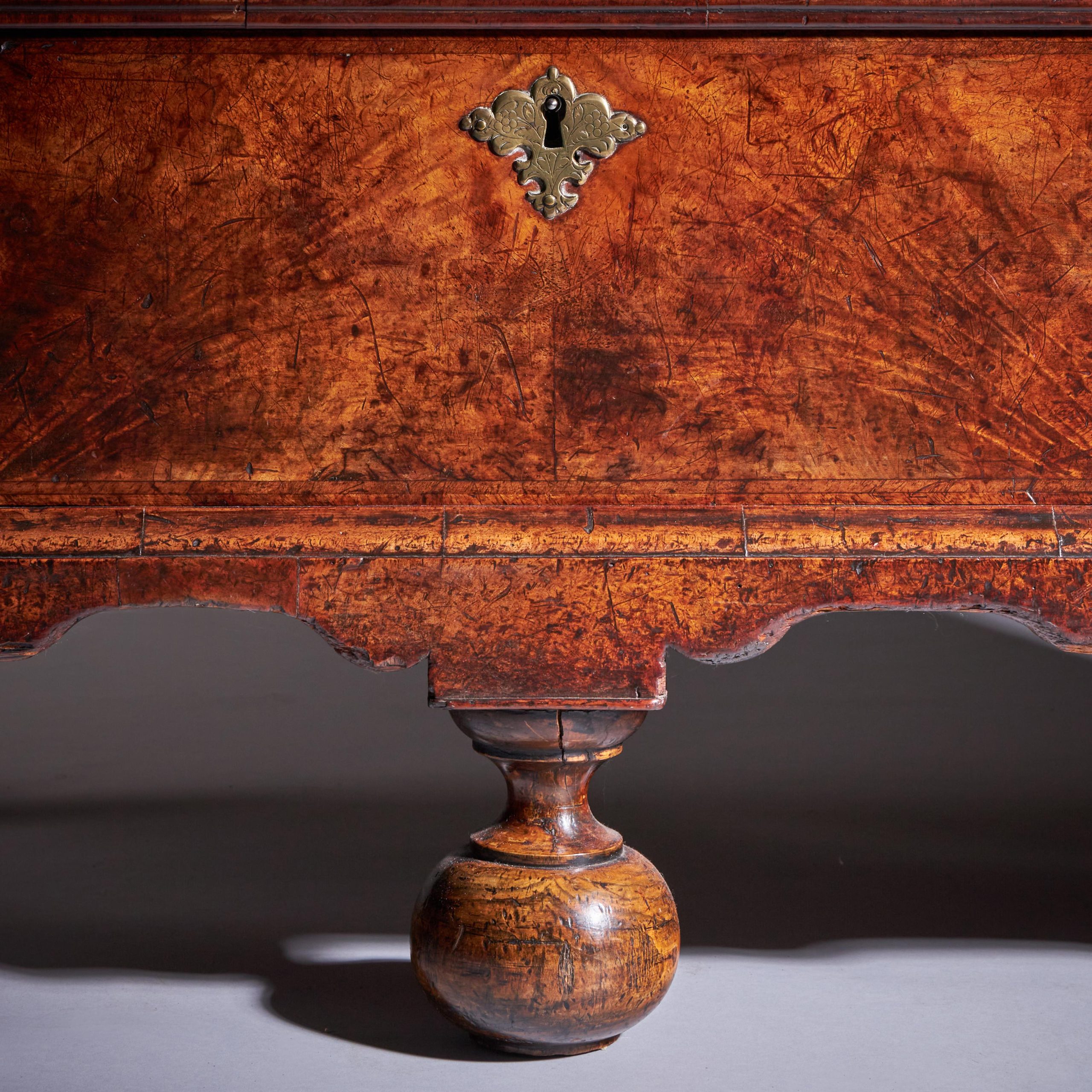 18th Century Queen Anne Burr Walnut mirrored Cabinet on Chest, Circa 1705-1715 11