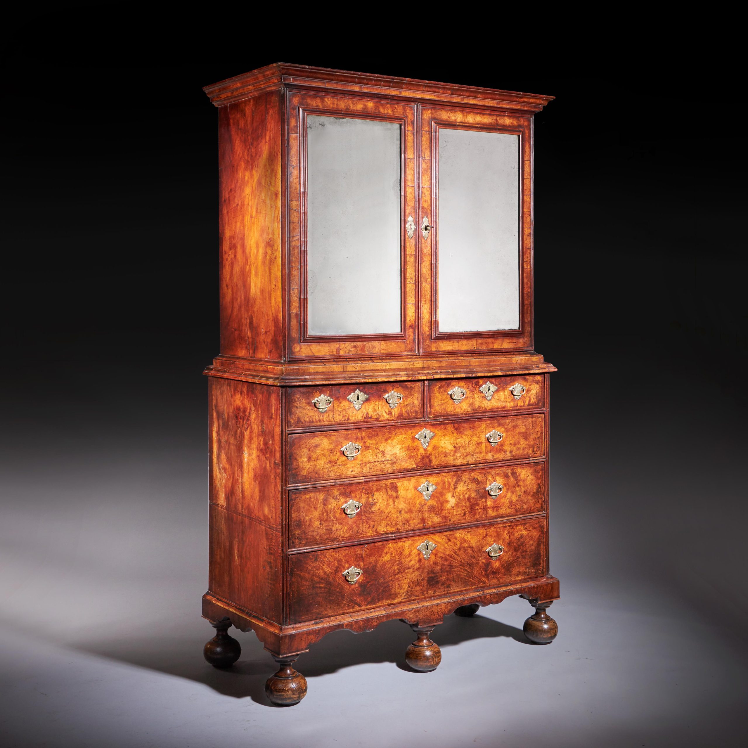 18th Century Queen Anne Burr Walnut mirrored Cabinet on Chest, Circa 1705-1715 3