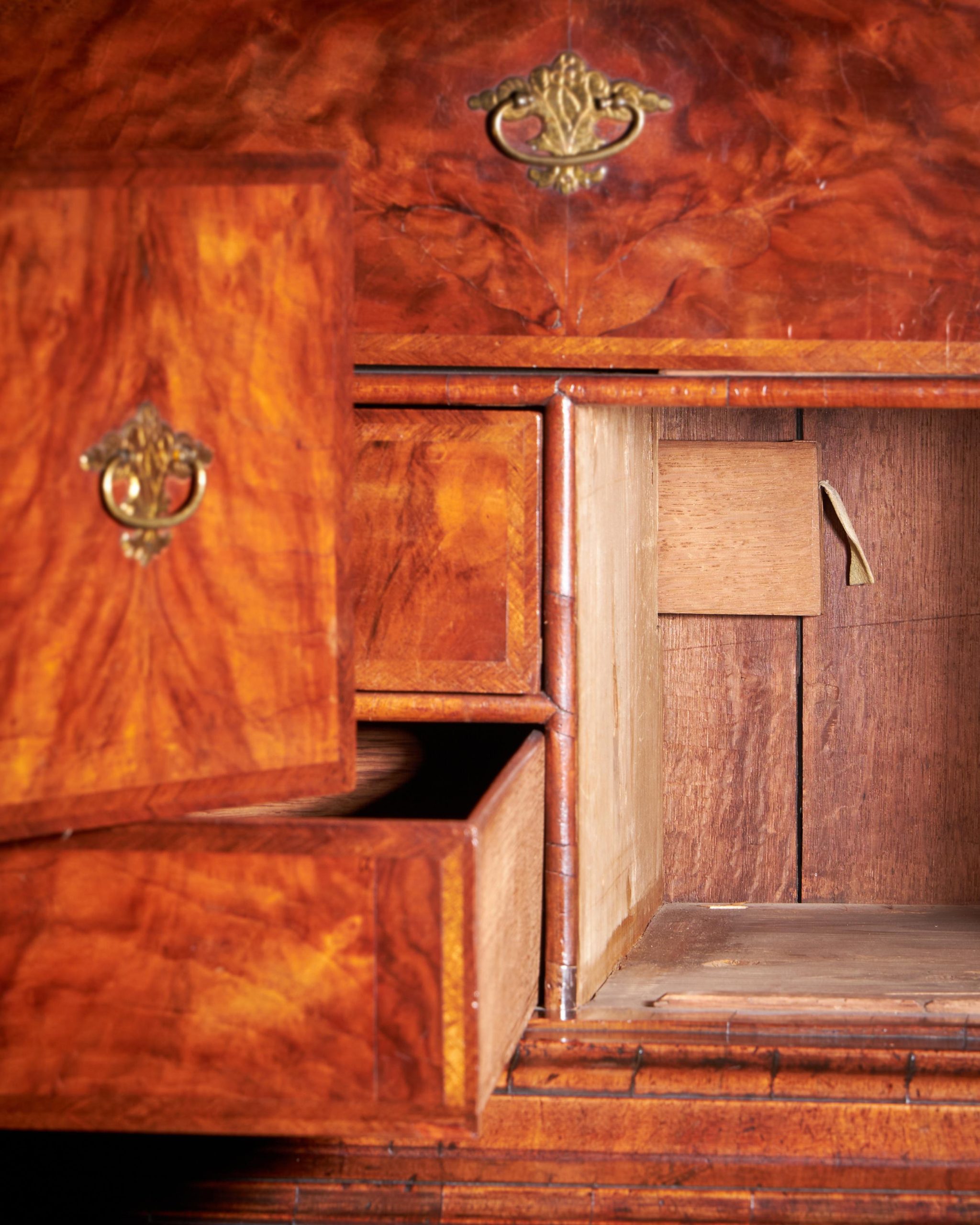 18th Century Queen Anne Burr Walnut mirrored Cabinet on Chest, Circa 1705-1715 4