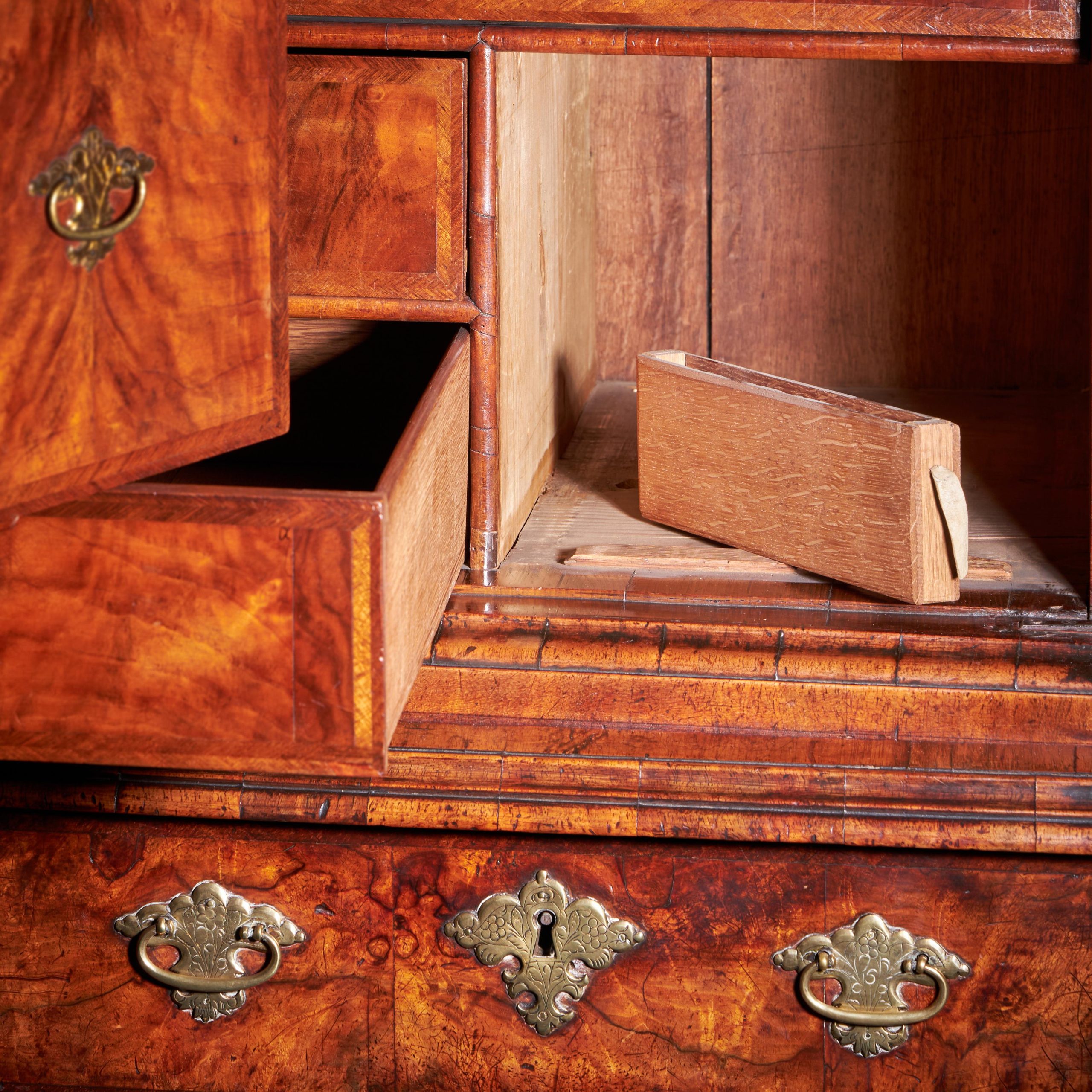 18th Century Queen Anne Burr Walnut mirrored Cabinet on Chest, Circa 1705-1715 5