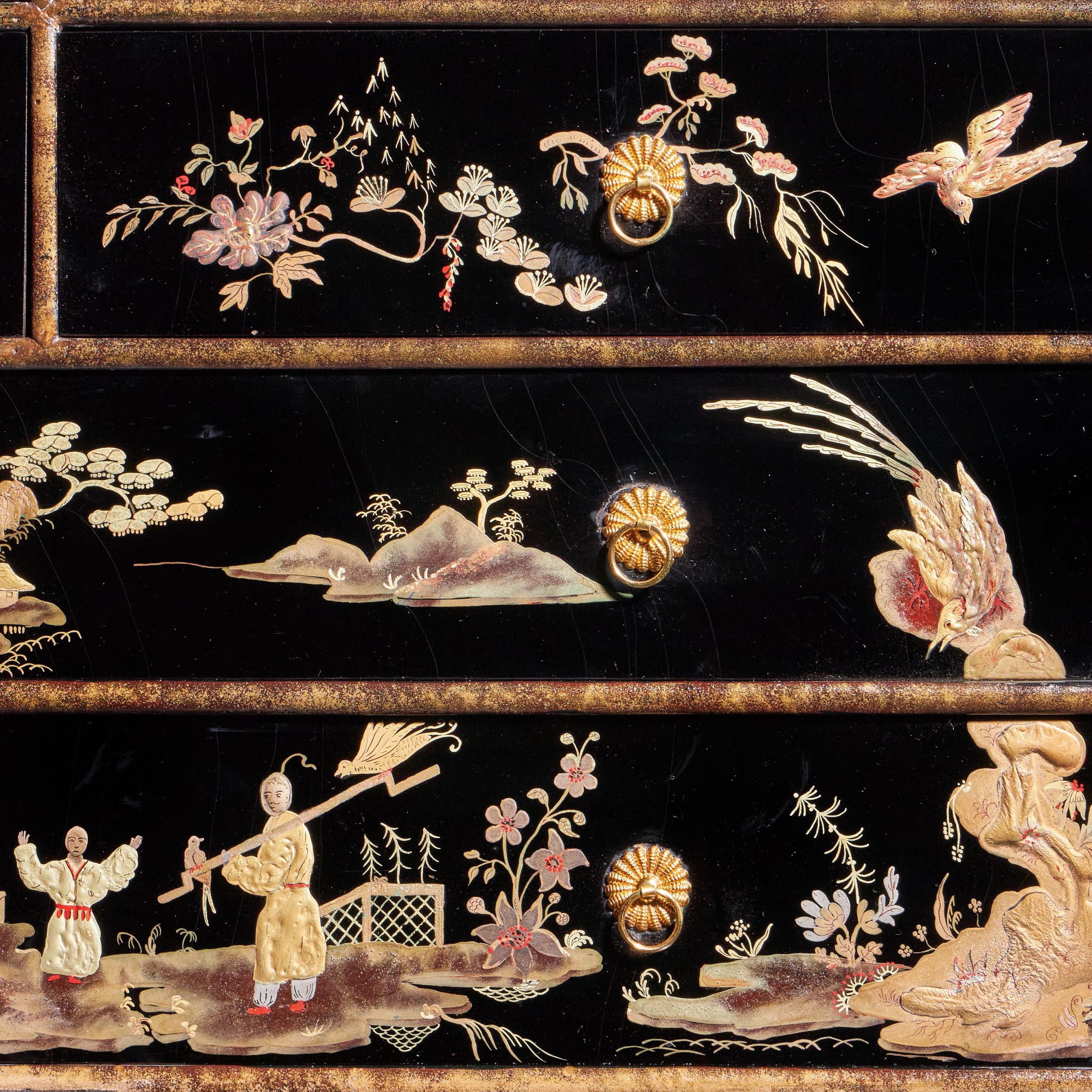 A Rare and Fine George III 18th Century Chinoiserie Lacquer Cabinet on Stand 11