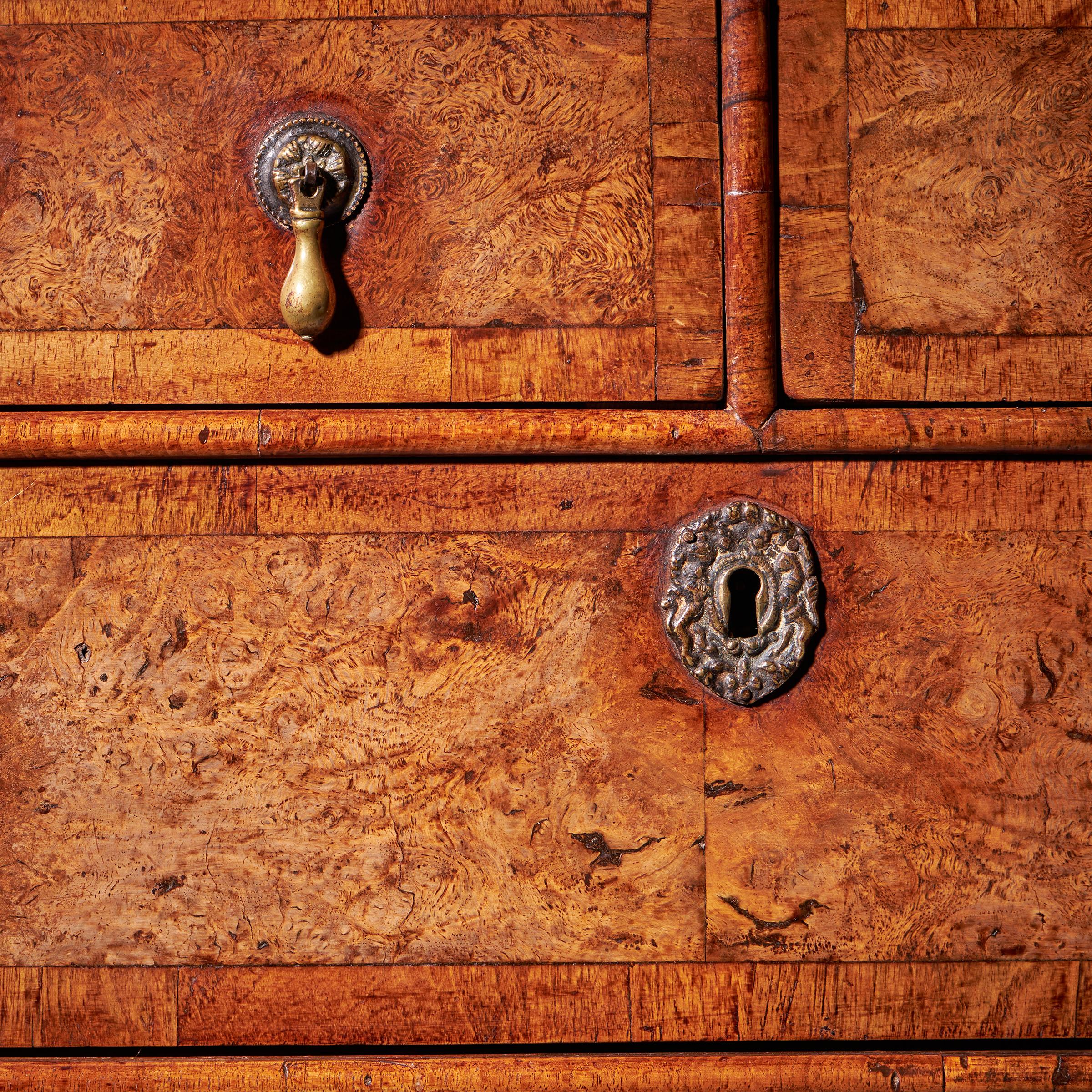 Important 17th Century William and Mary Bur Pollard Oak Chest of drawers 8