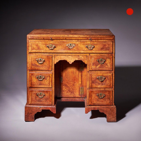 Important George II Figured Walnut Caddy Kneehole Desk Circa 1730-1740, England