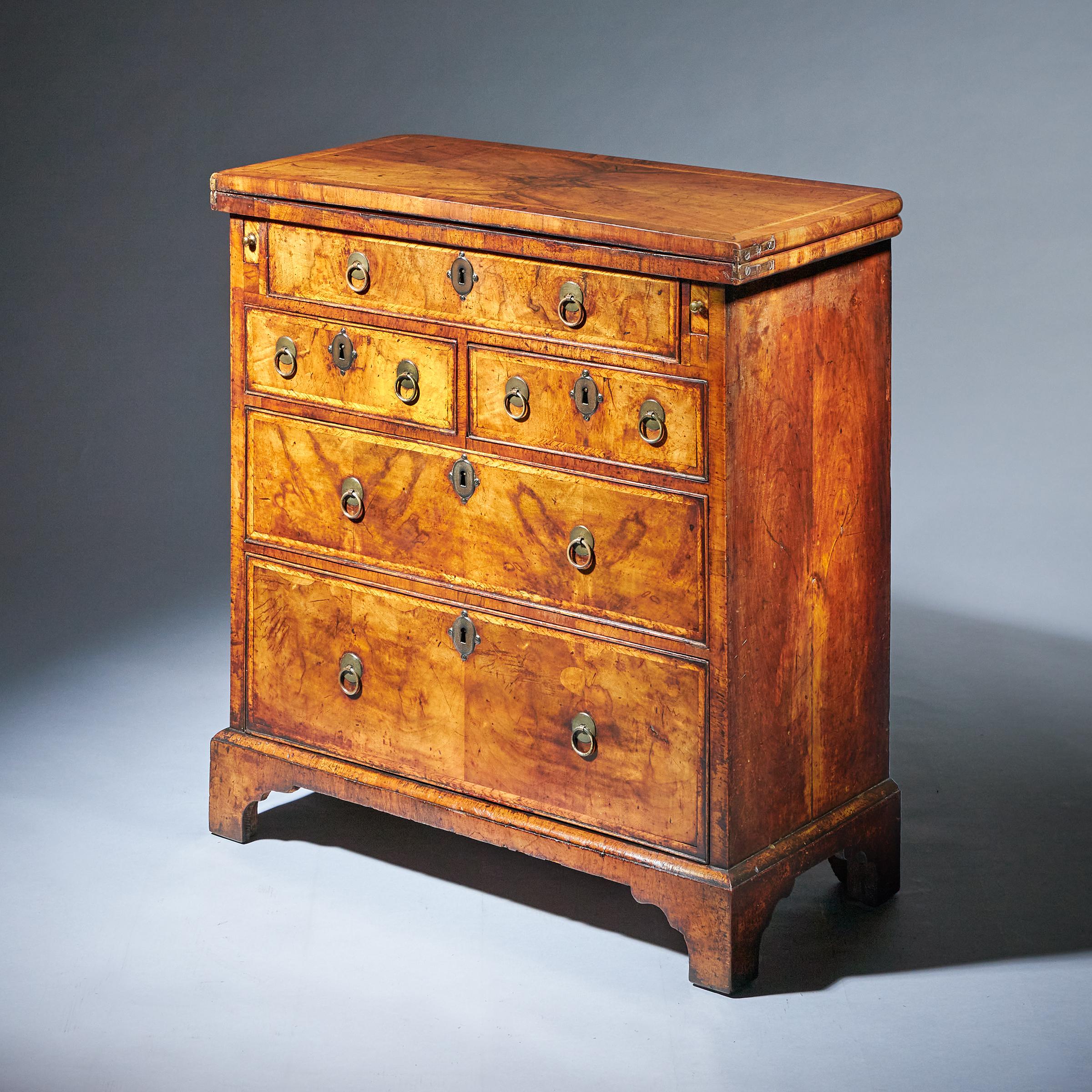 Early 18th Century George I Figured Walnut Bachelors Chest, C.1720-1730 3