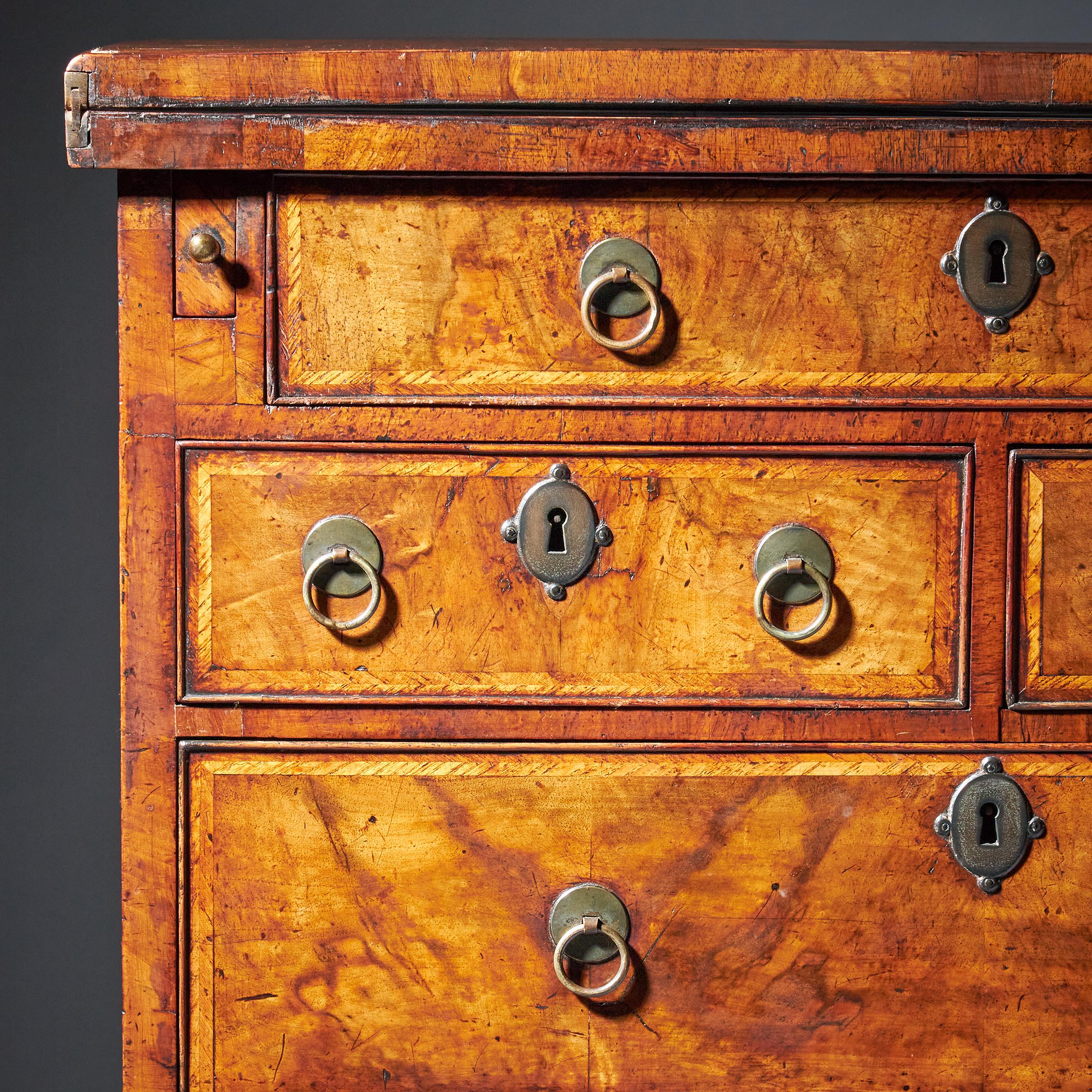 Early 18th Century George I Figured Walnut Bachelors Chest, C.1720-1730 4